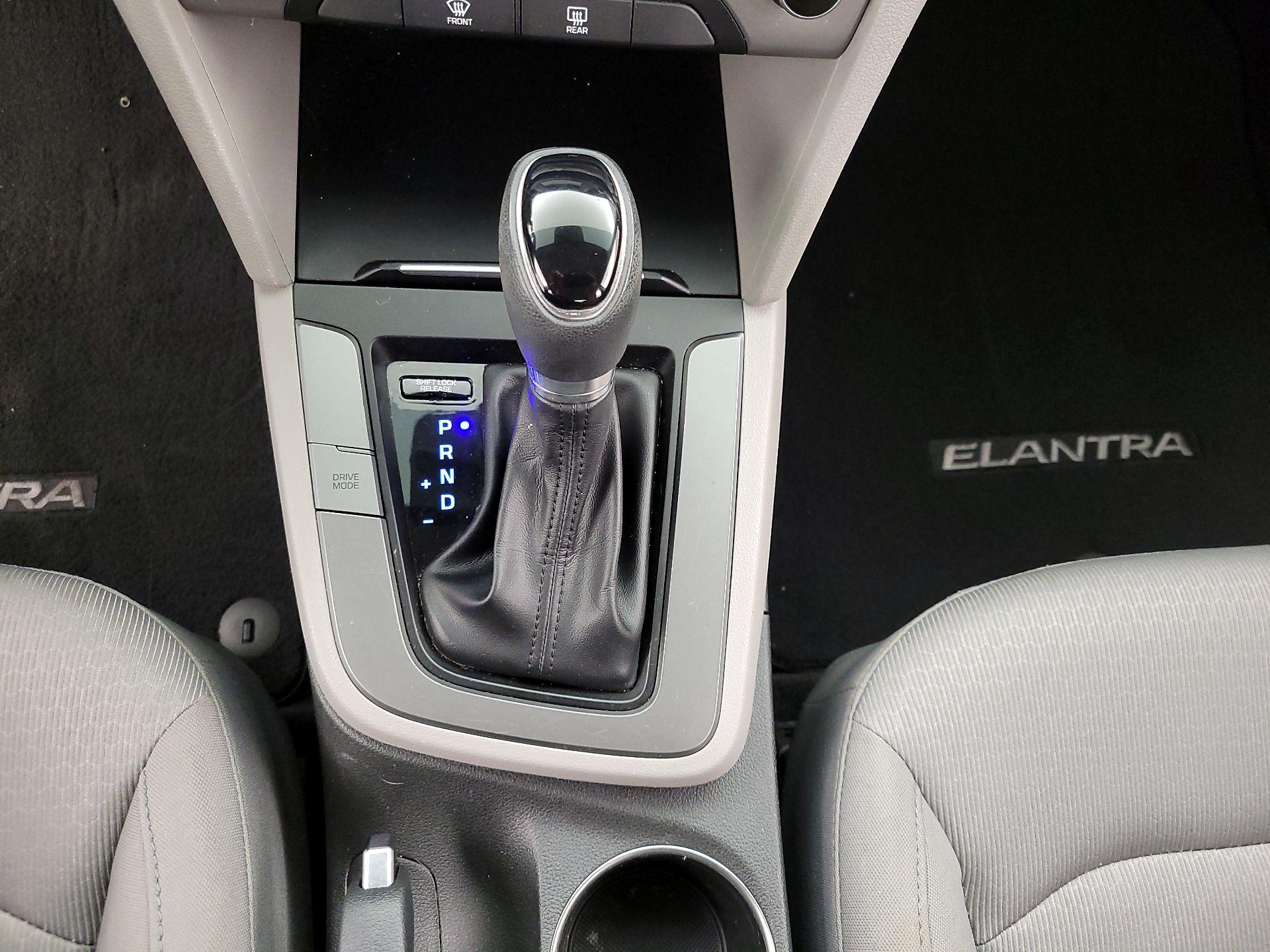 Thumbnail: 2018 Hyundai Elantra - 17