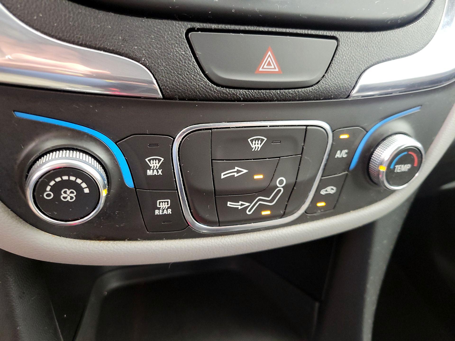 Thumbnail: 2019 Chevrolet Equinox - 16