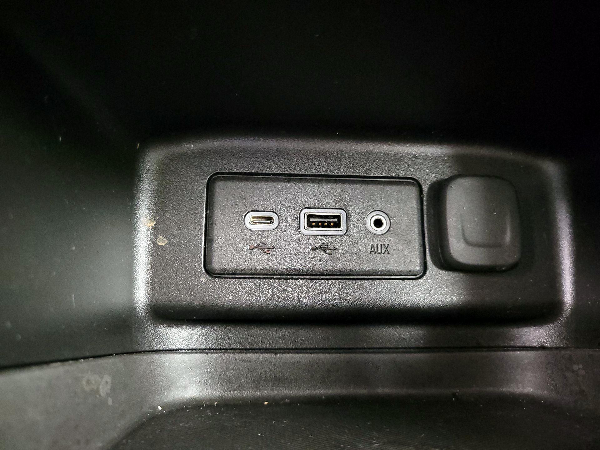 Thumbnail: 2019 Chevrolet Equinox - 18