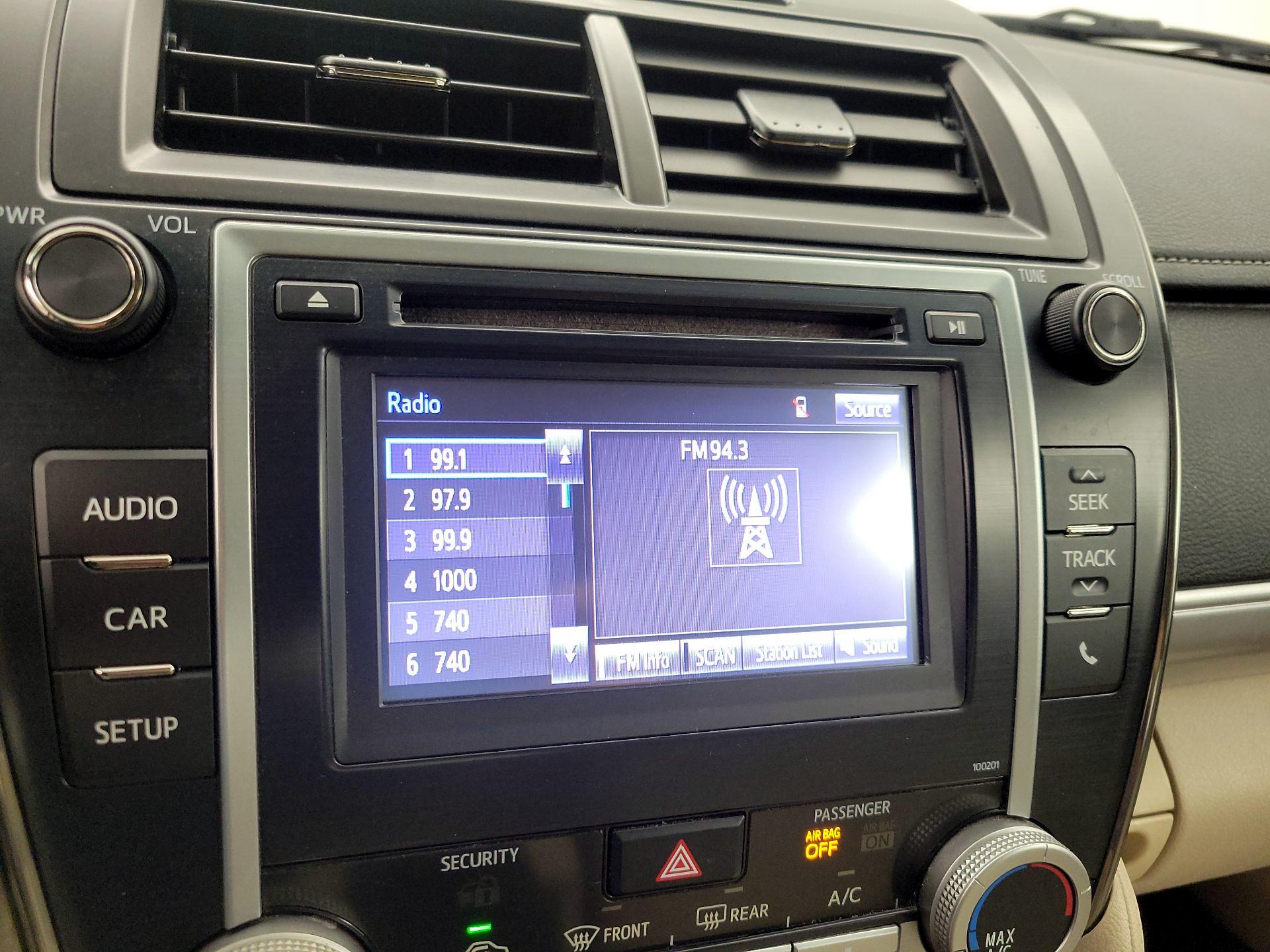 Thumbnail: 2014 Toyota Camry - 15