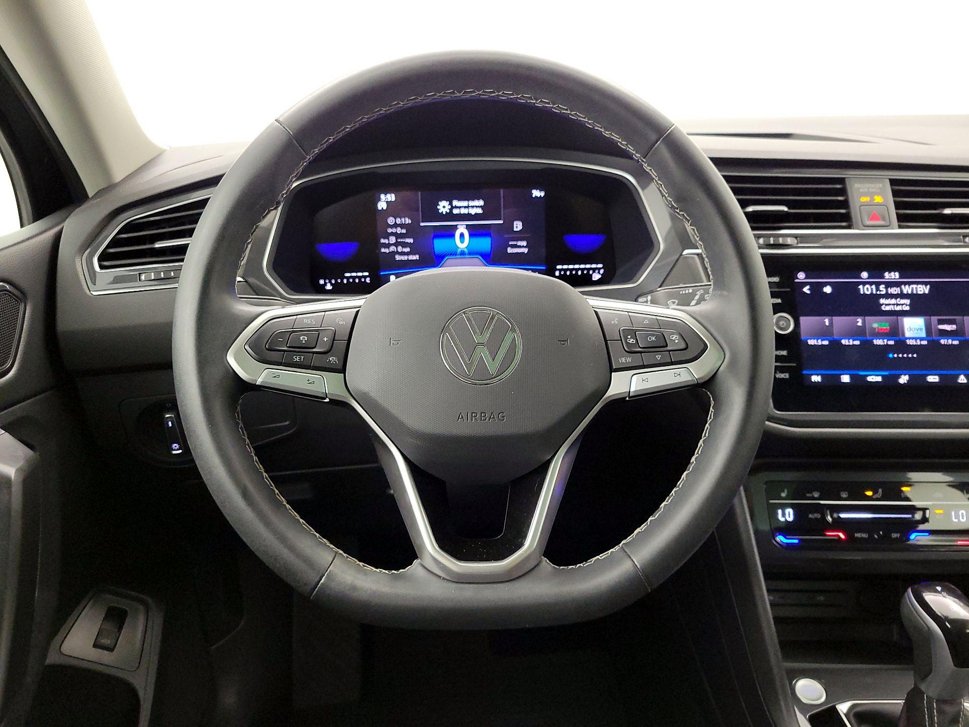 Thumbnail: 2023 Volkswagen Tiguan - 10
