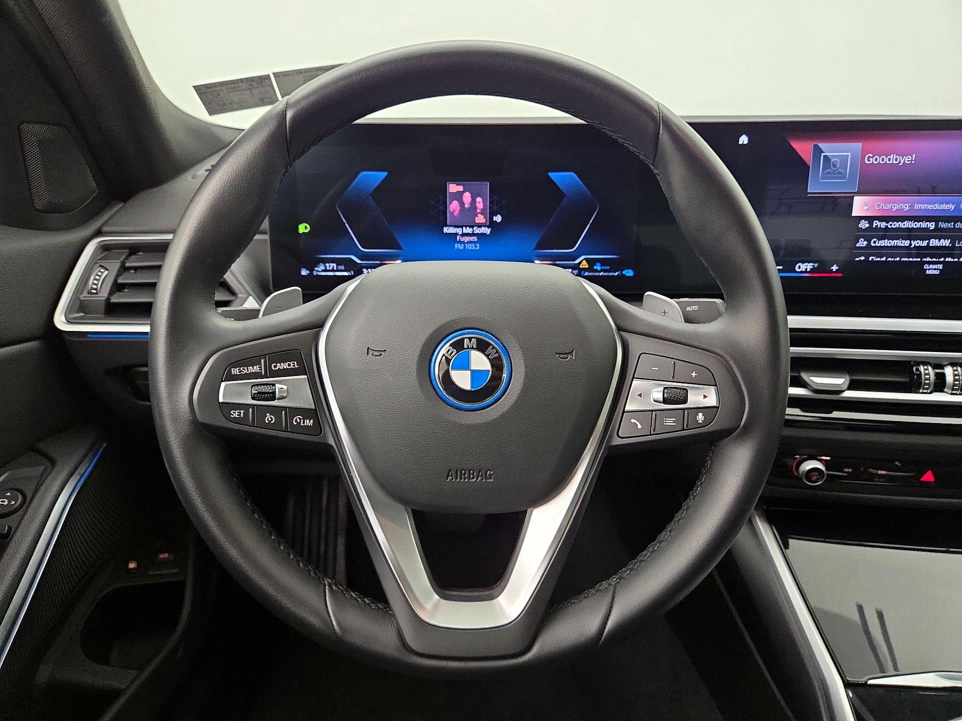 Thumbnail: 2024 BMW 3 Series - 10