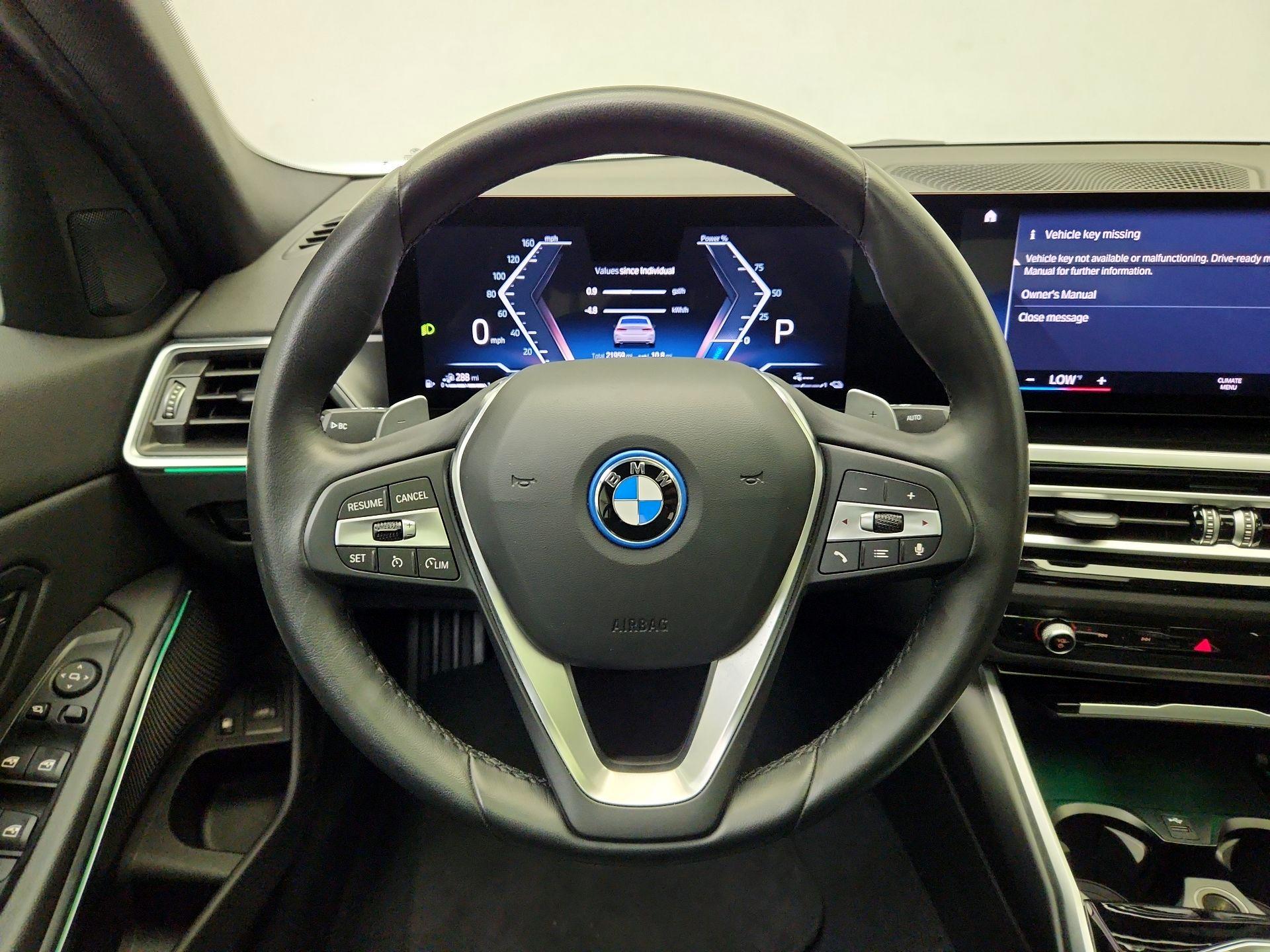 Thumbnail: 2024 BMW 3 Series - 10