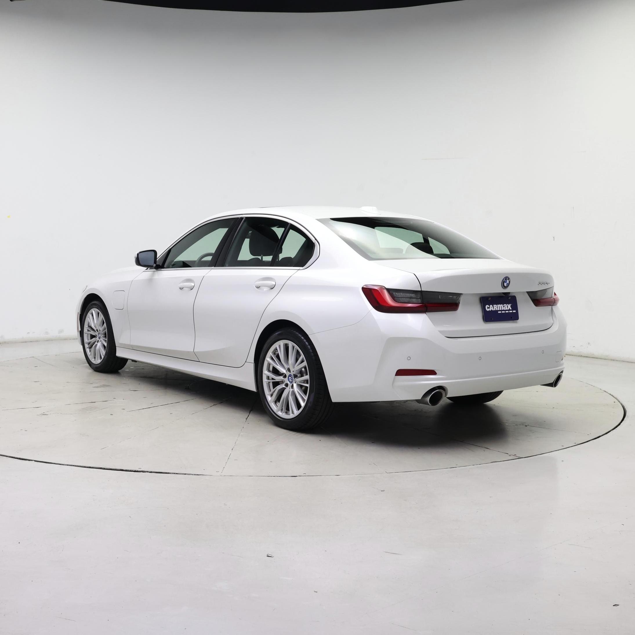 Thumbnail: 2024 BMW 3 Series - 2