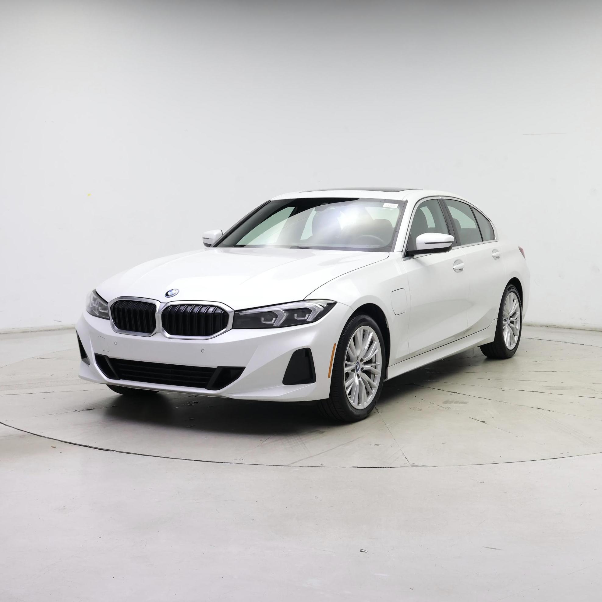 Thumbnail: 2024 BMW 3 Series - 4