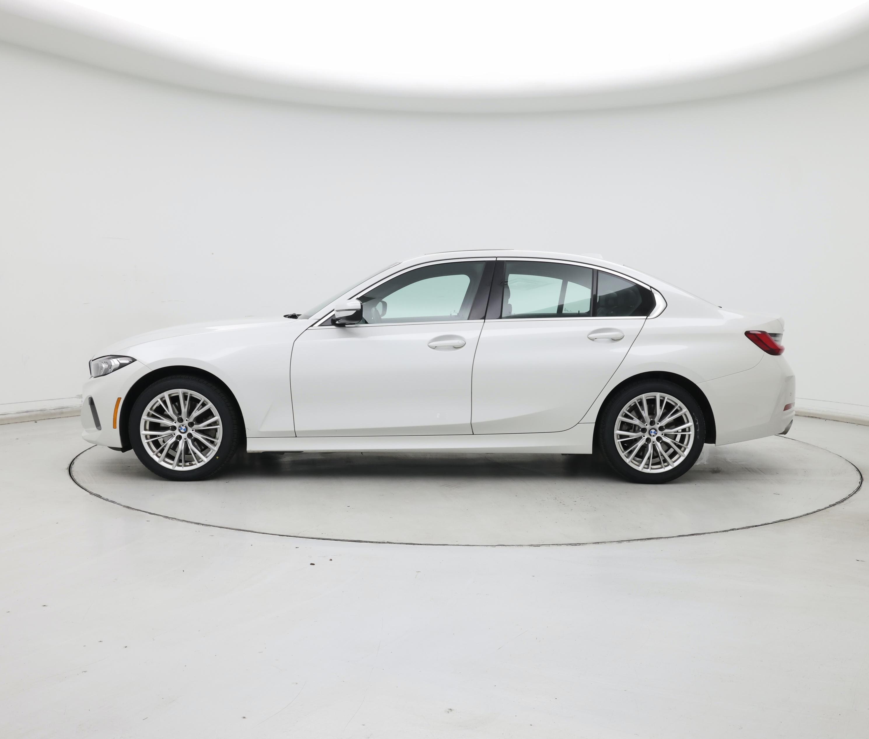 Thumbnail: 2024 BMW 3 Series - 3