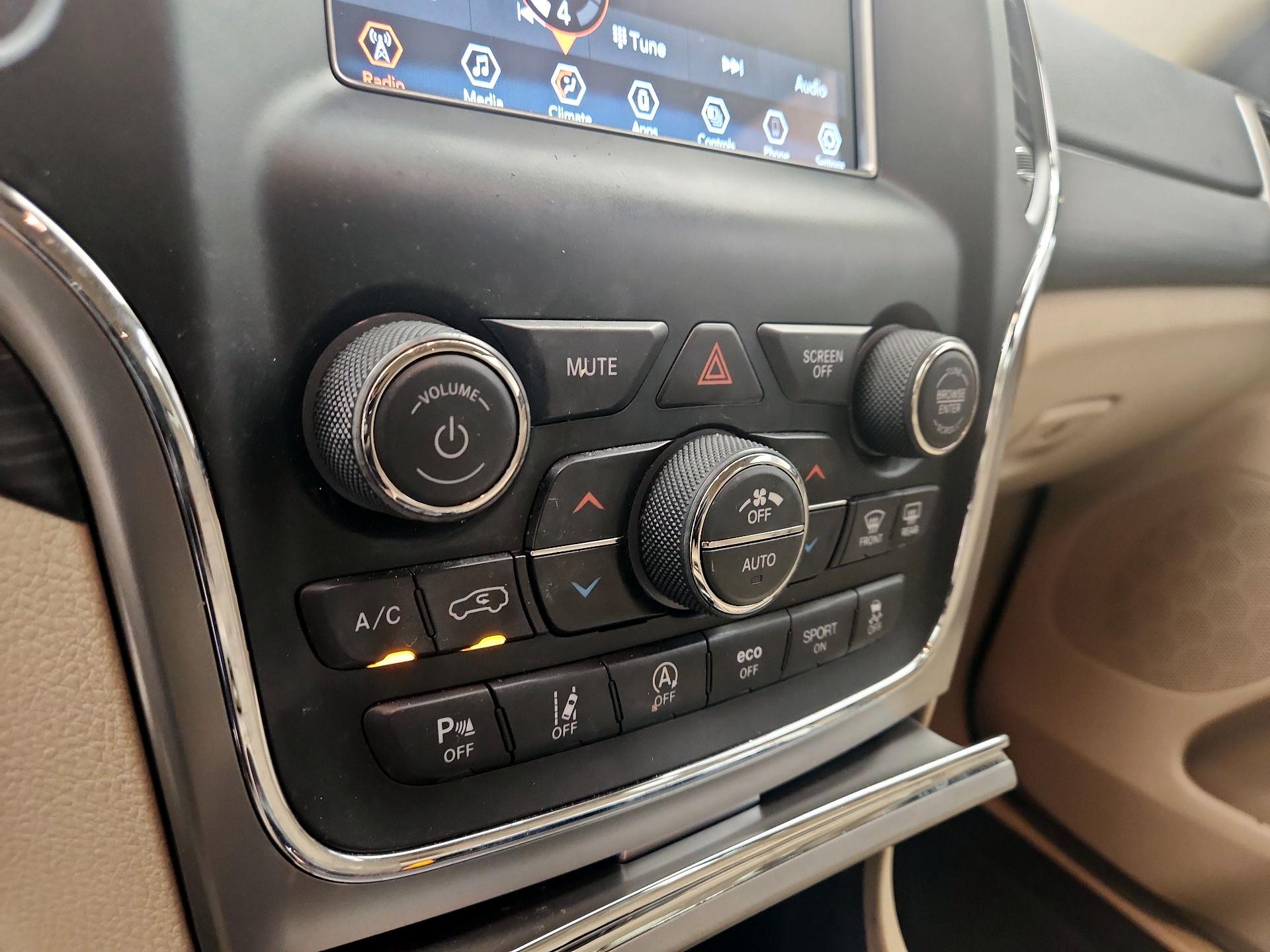 Thumbnail: 2021 Jeep Grand Cherokee - 16