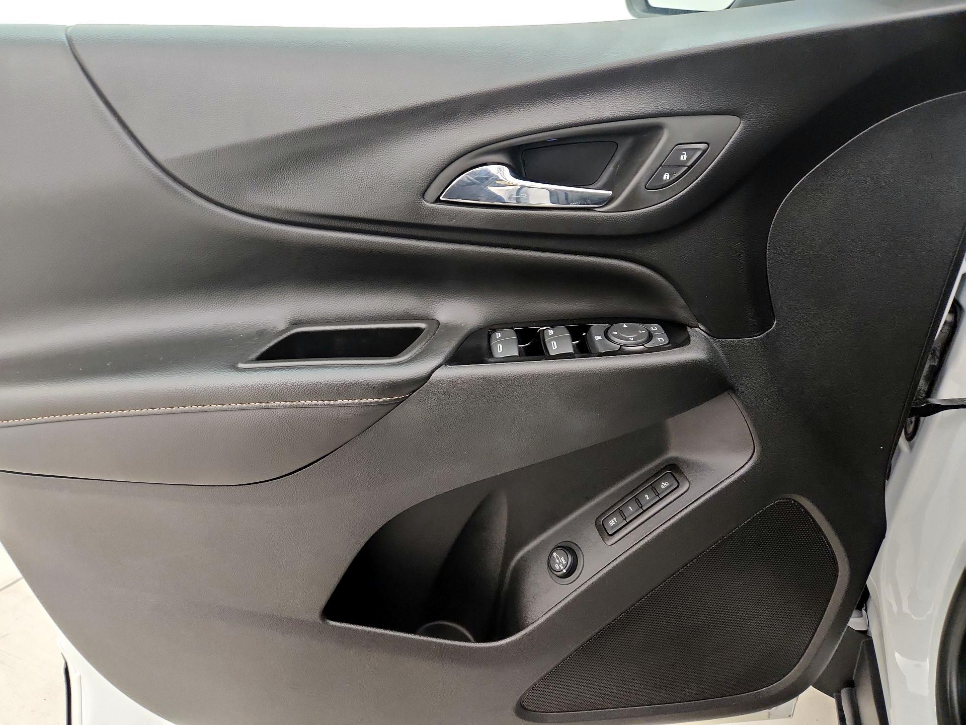 Thumbnail: 2022 Chevrolet Equinox - 12