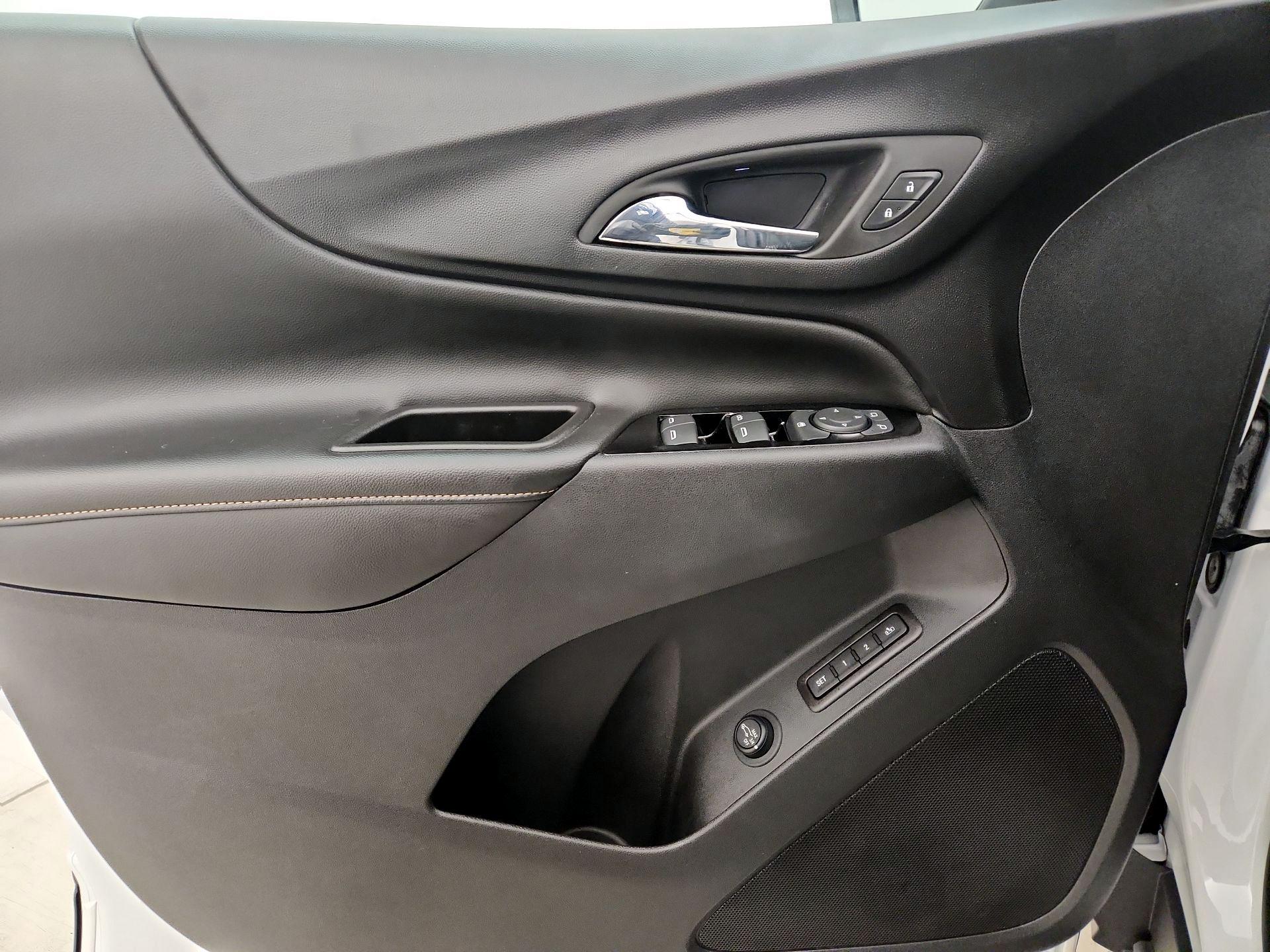 Thumbnail: 2022 Chevrolet Equinox - 14