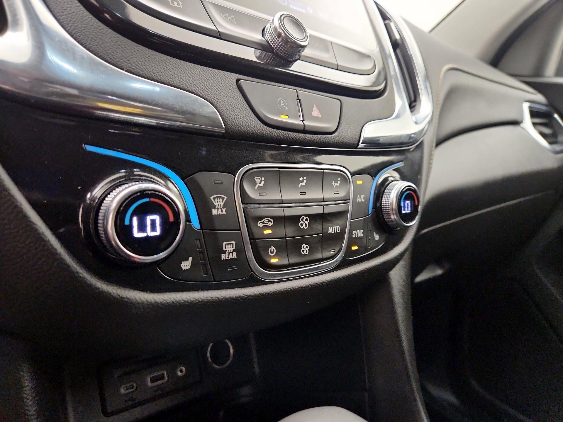 Thumbnail: 2022 Chevrolet Equinox - 17