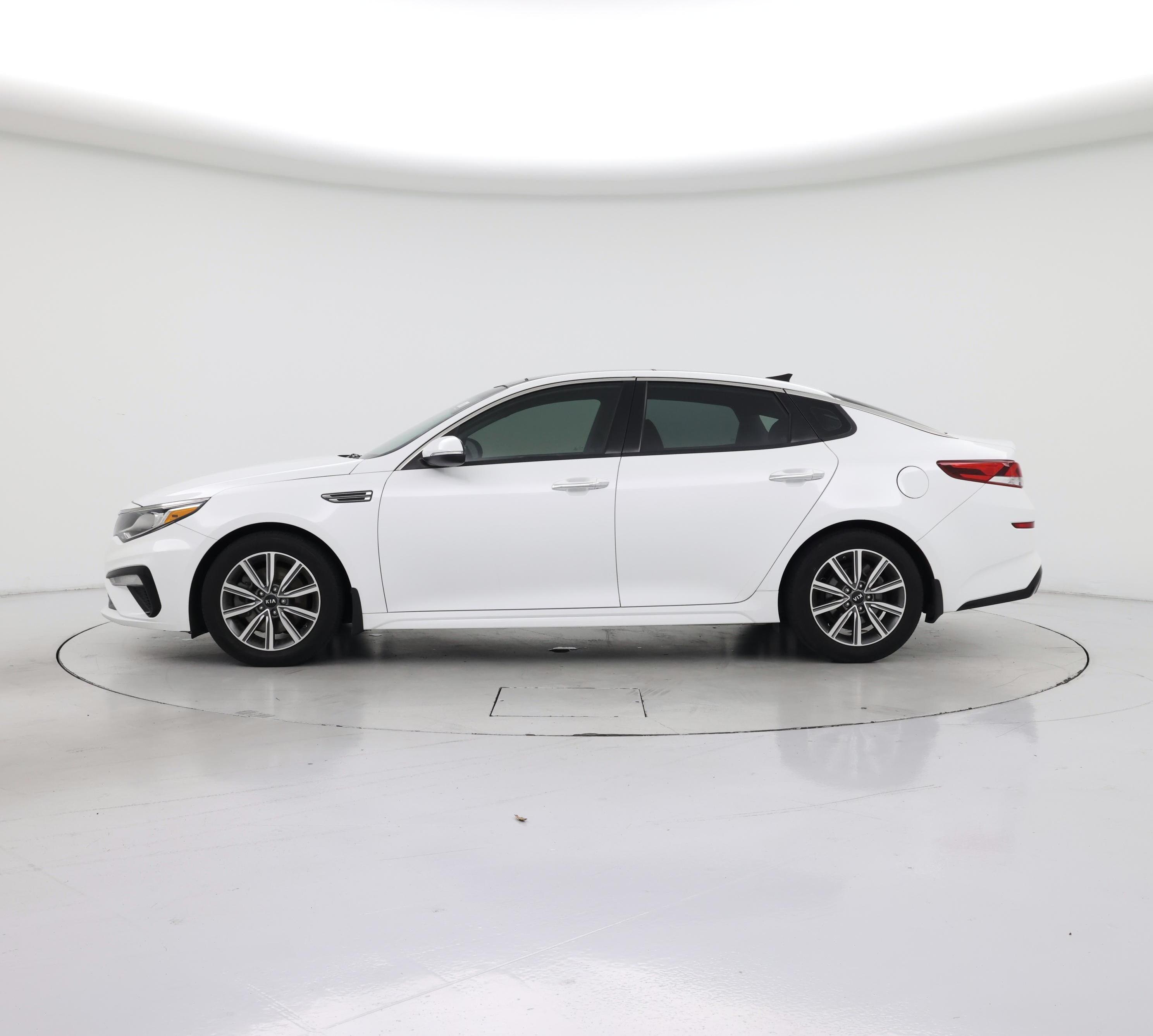 Thumbnail: 2019 Kia Optima - 3