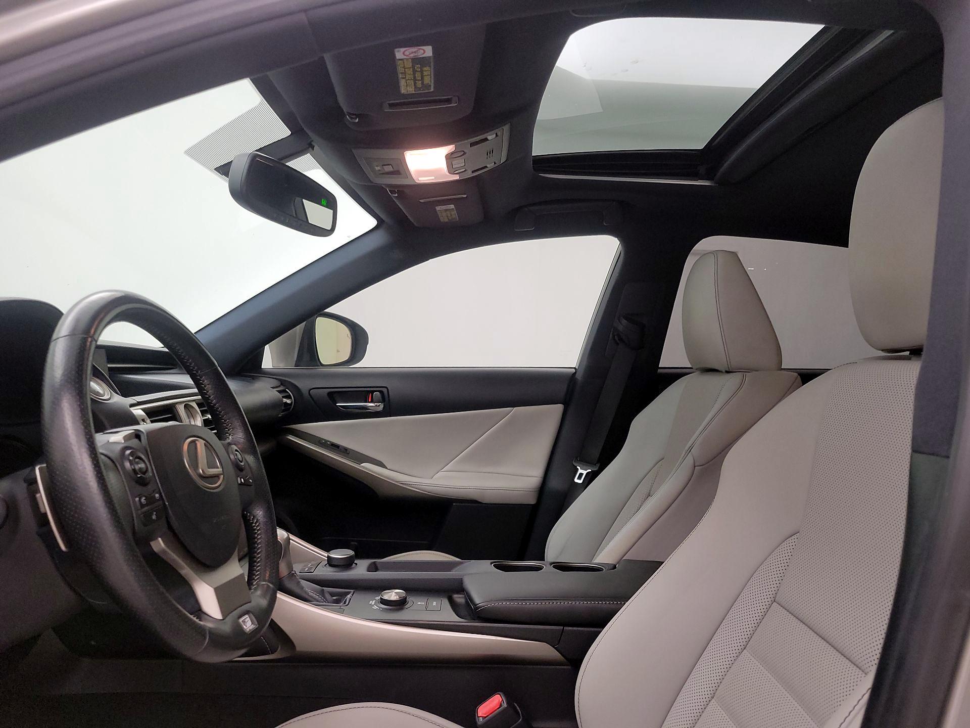 Thumbnail: 2016 Lexus IS - 19