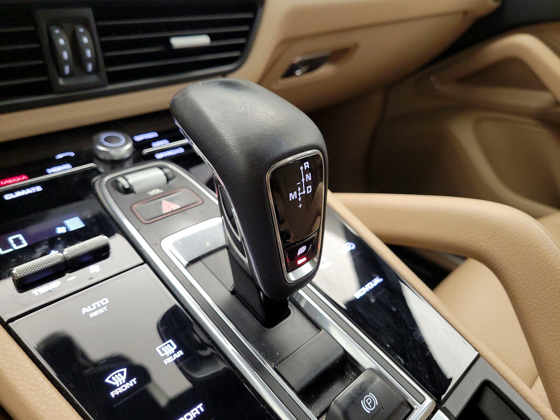 Thumbnail: 2020 Porsche Cayenne - 18