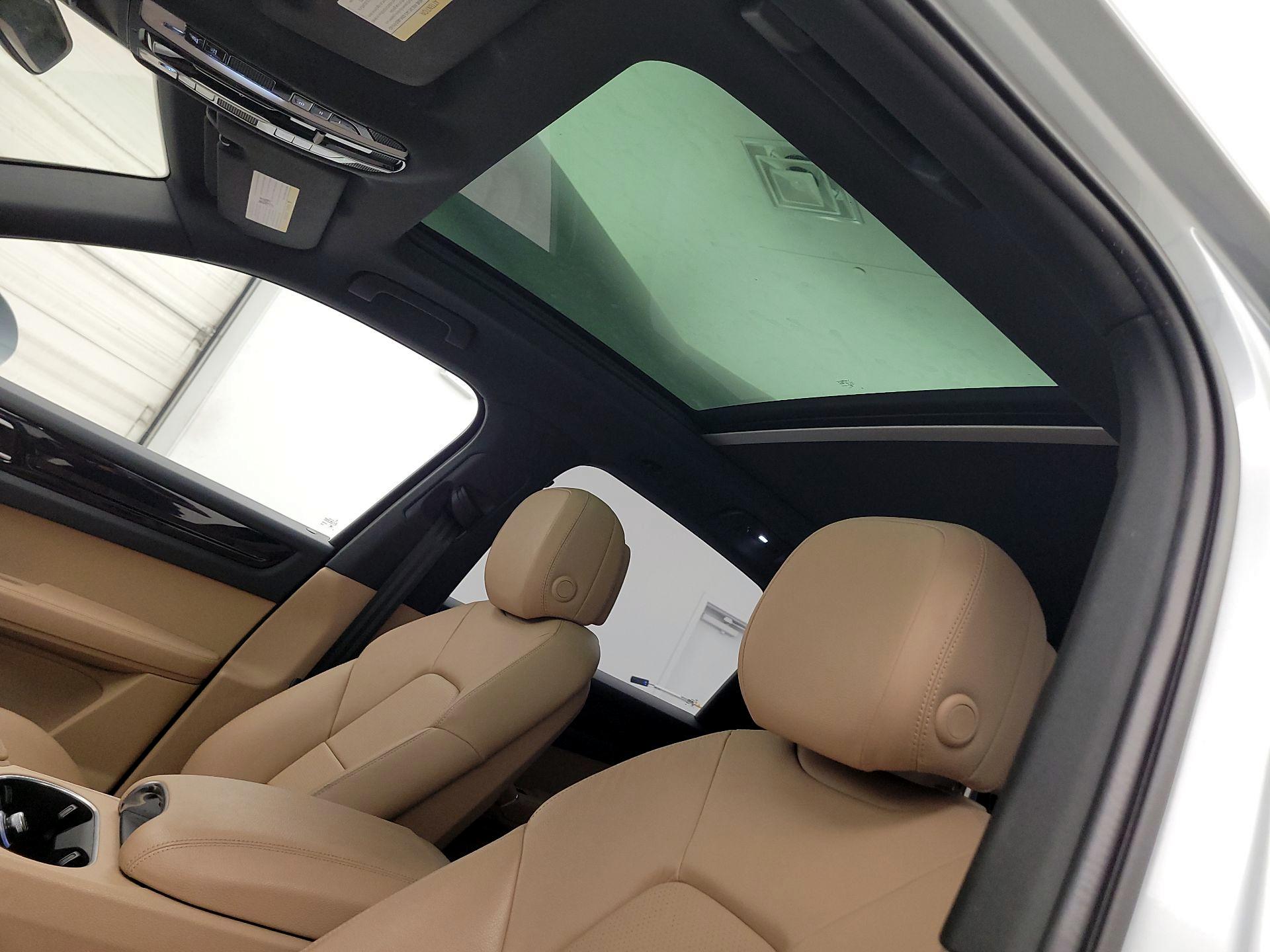 Thumbnail: 2020 Porsche Cayenne - 20