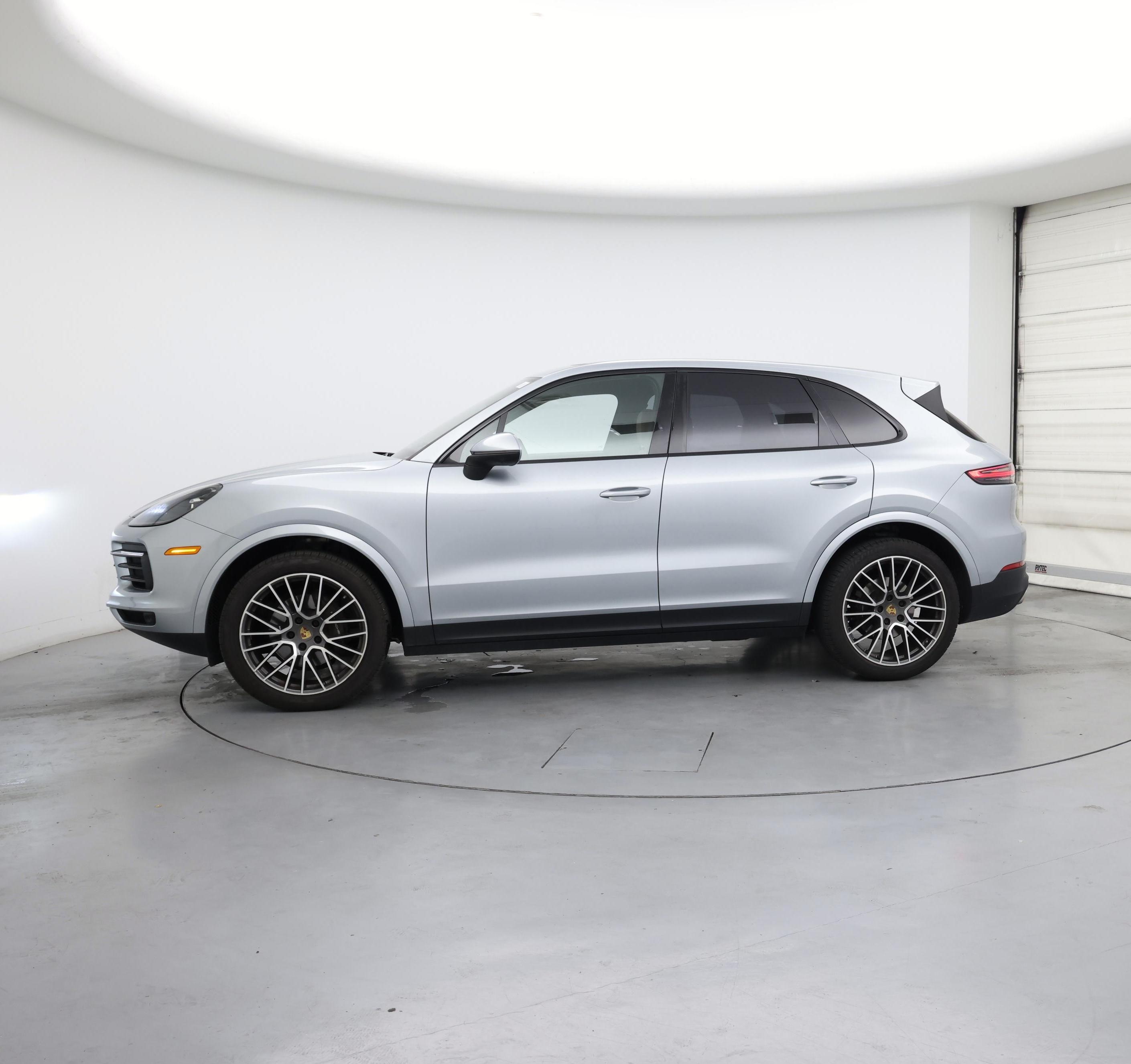 Thumbnail: 2020 Porsche Cayenne - 3