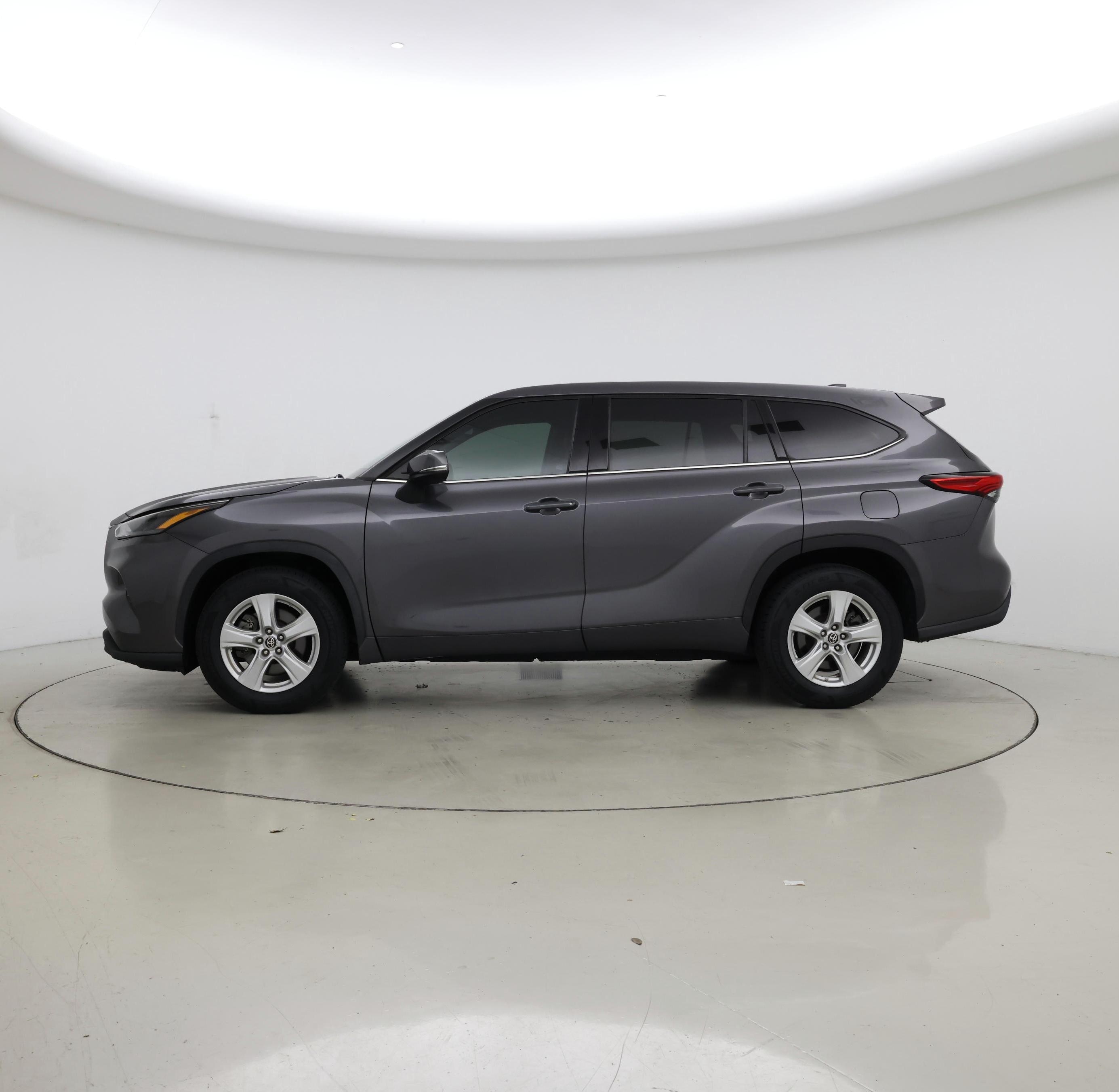 Thumbnail: 2022 Toyota Highlander - 3