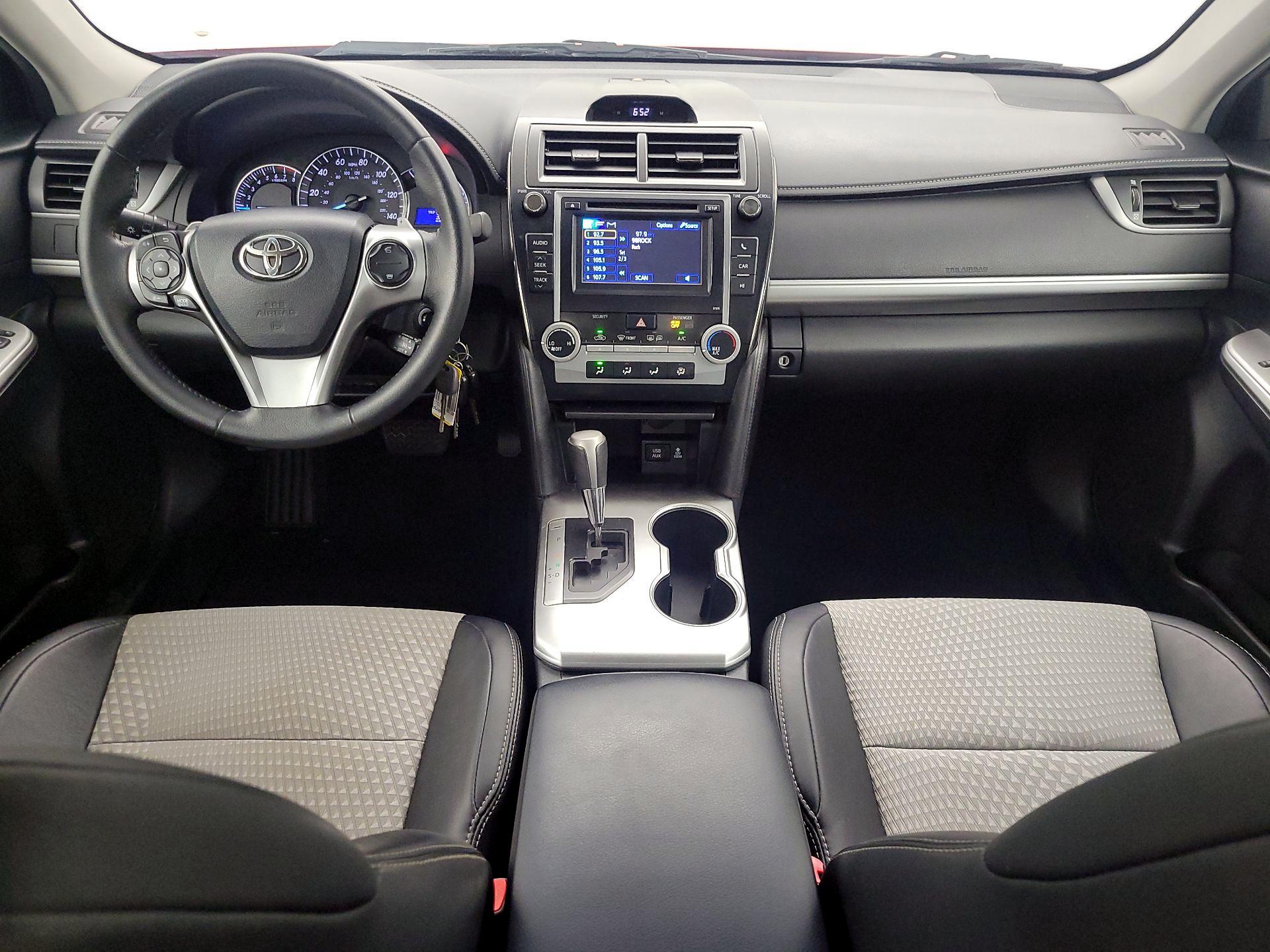 Thumbnail: 2013 Toyota Camry - 9