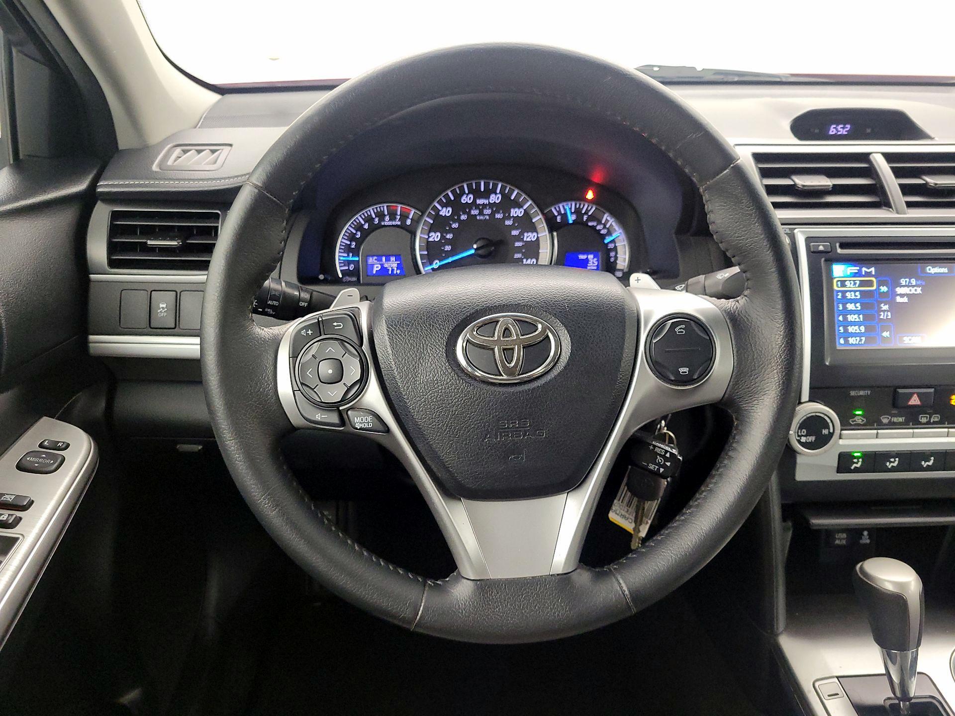 Thumbnail: 2013 Toyota Camry - 10