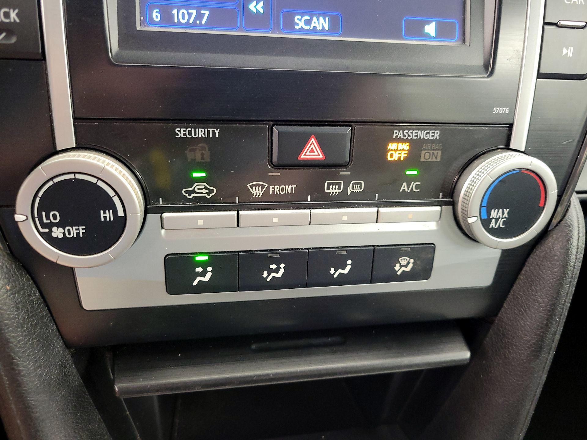 Thumbnail: 2013 Toyota Camry - 15