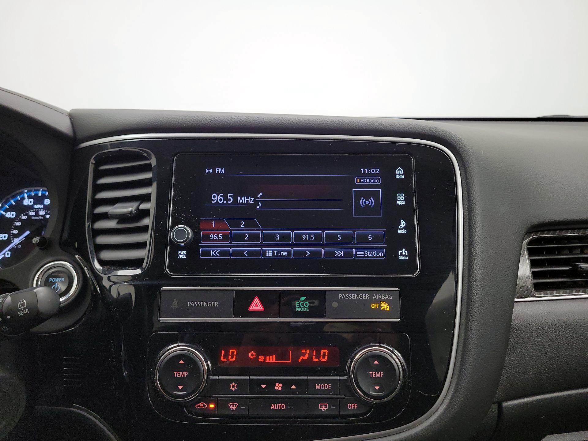 Thumbnail: 2019 Mitsubishi Outlander - 15
