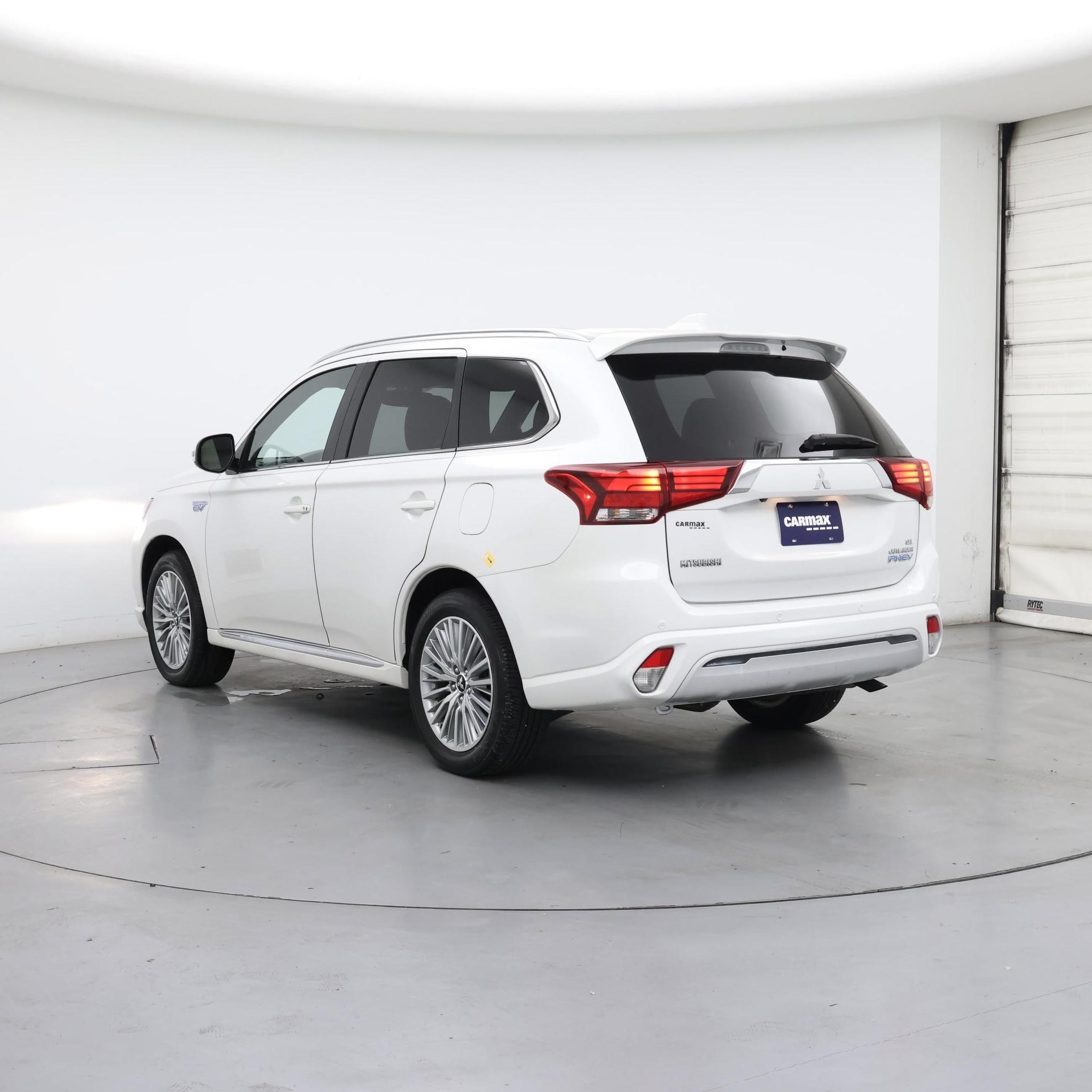 Thumbnail: 2019 Mitsubishi Outlander - 2