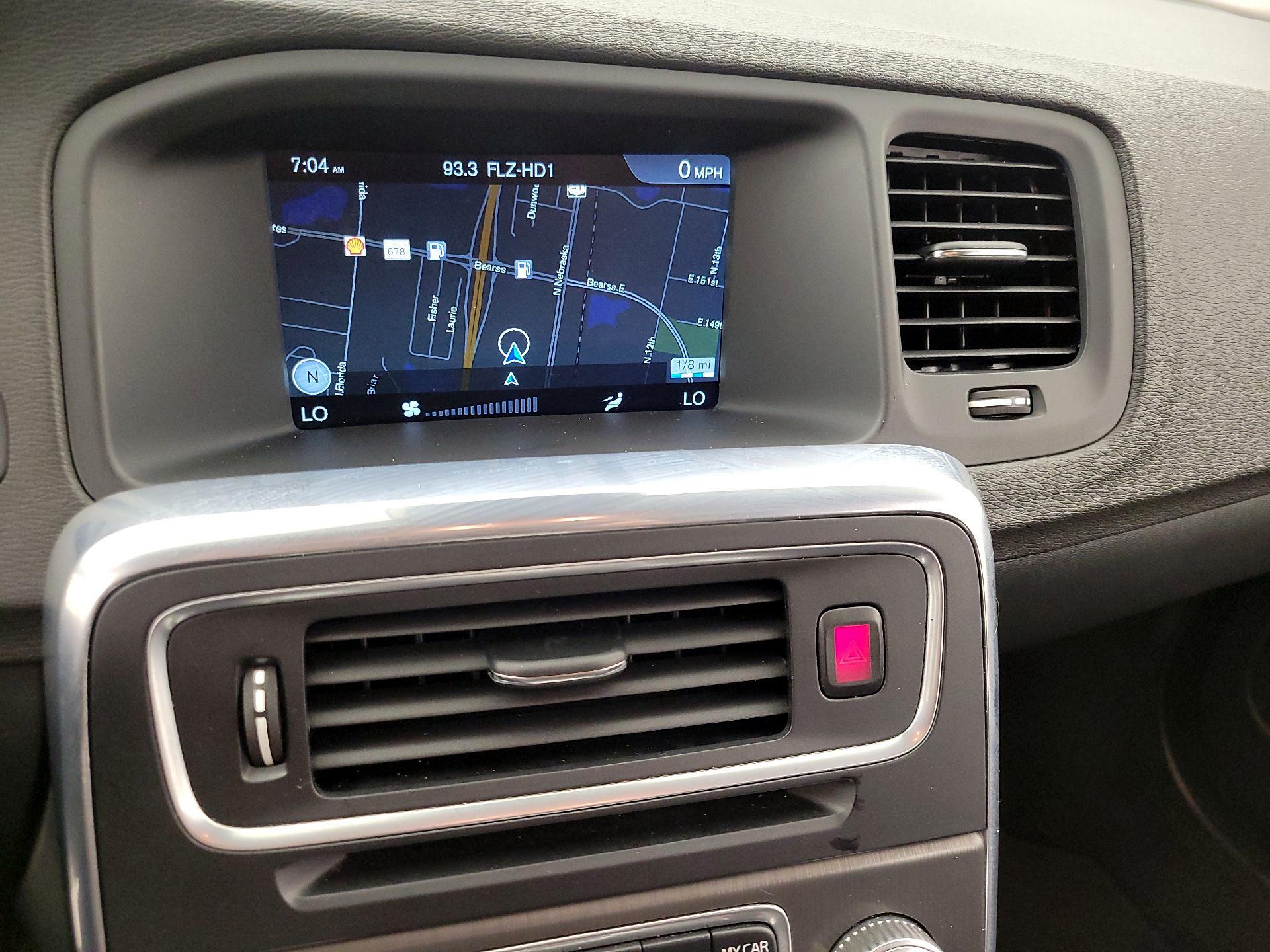 Thumbnail: 2015 Volvo V60 - 14
