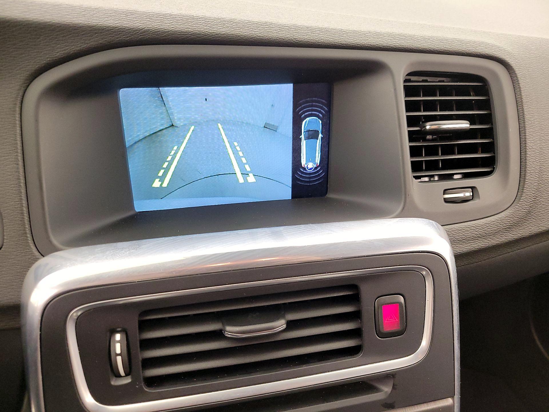 Thumbnail: 2015 Volvo V60 - 15