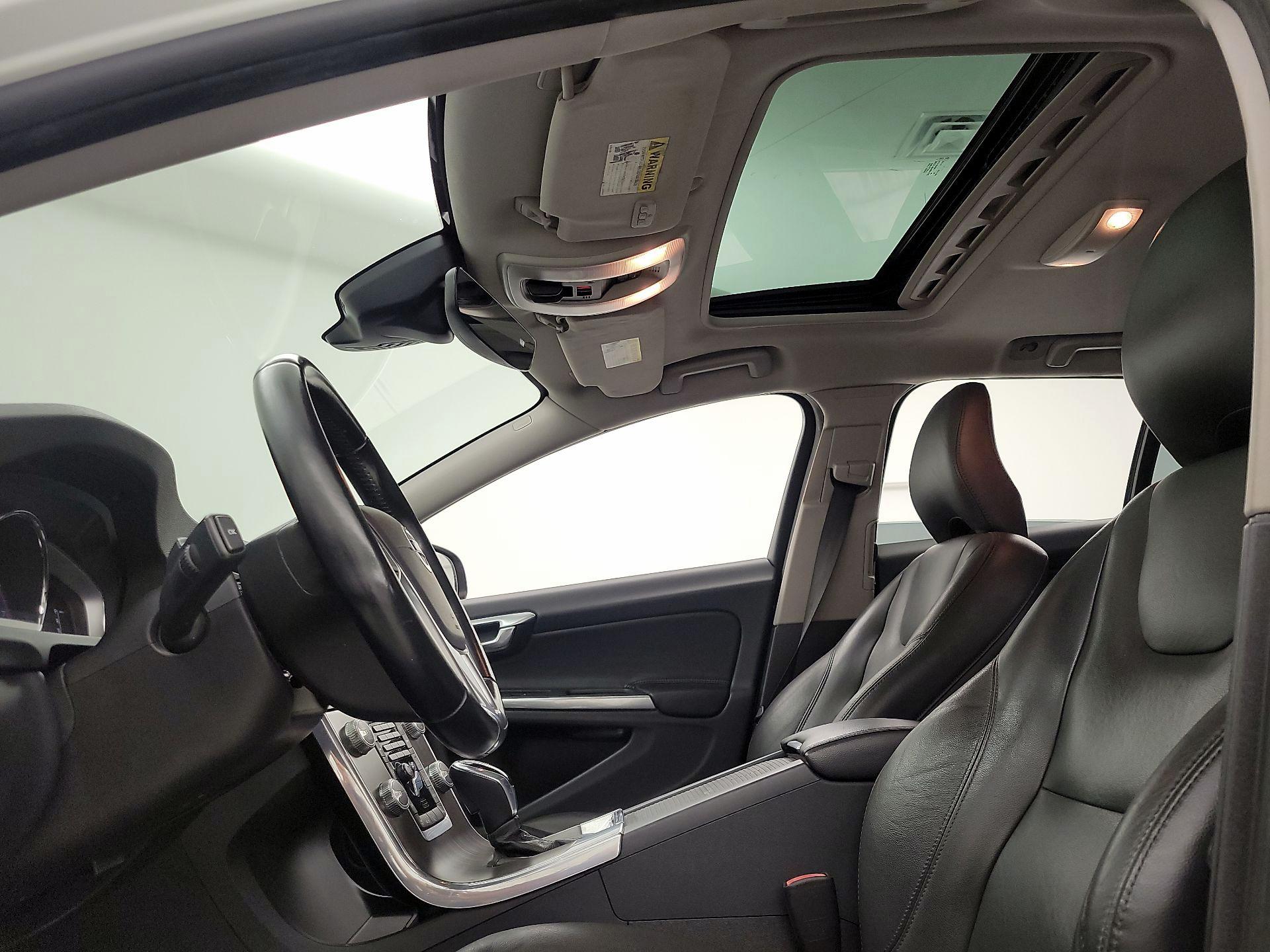 Thumbnail: 2015 Volvo V60 - 19