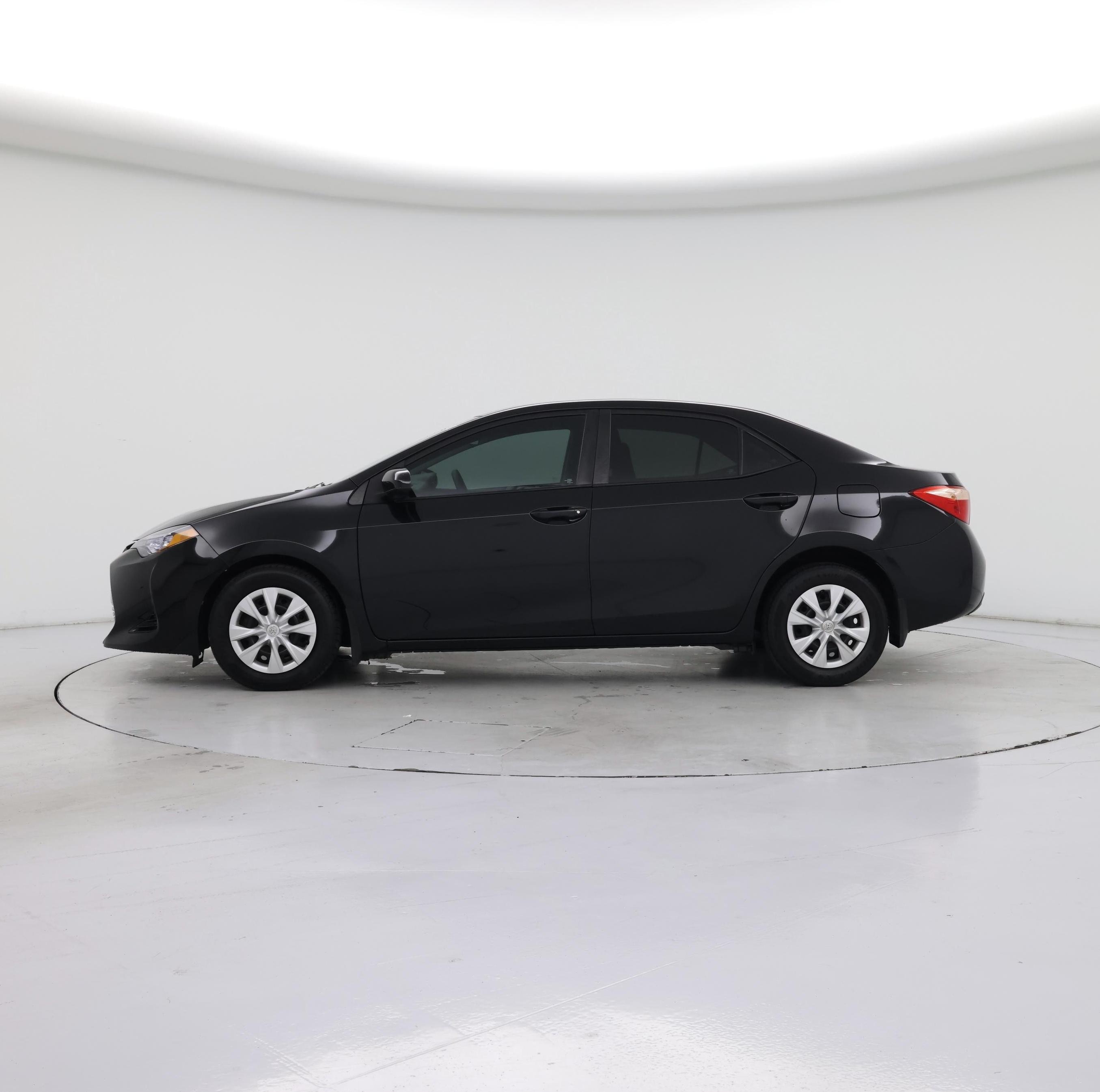Thumbnail: 2017 Toyota Corolla - 3