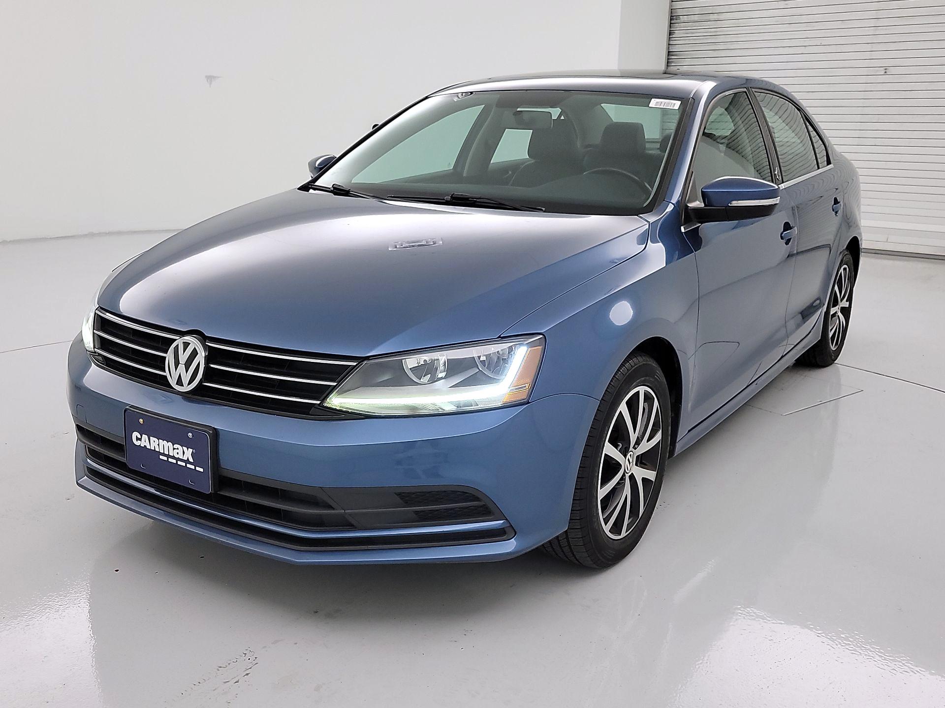 Thumbnail: 2017 Volkswagen Jetta - 3