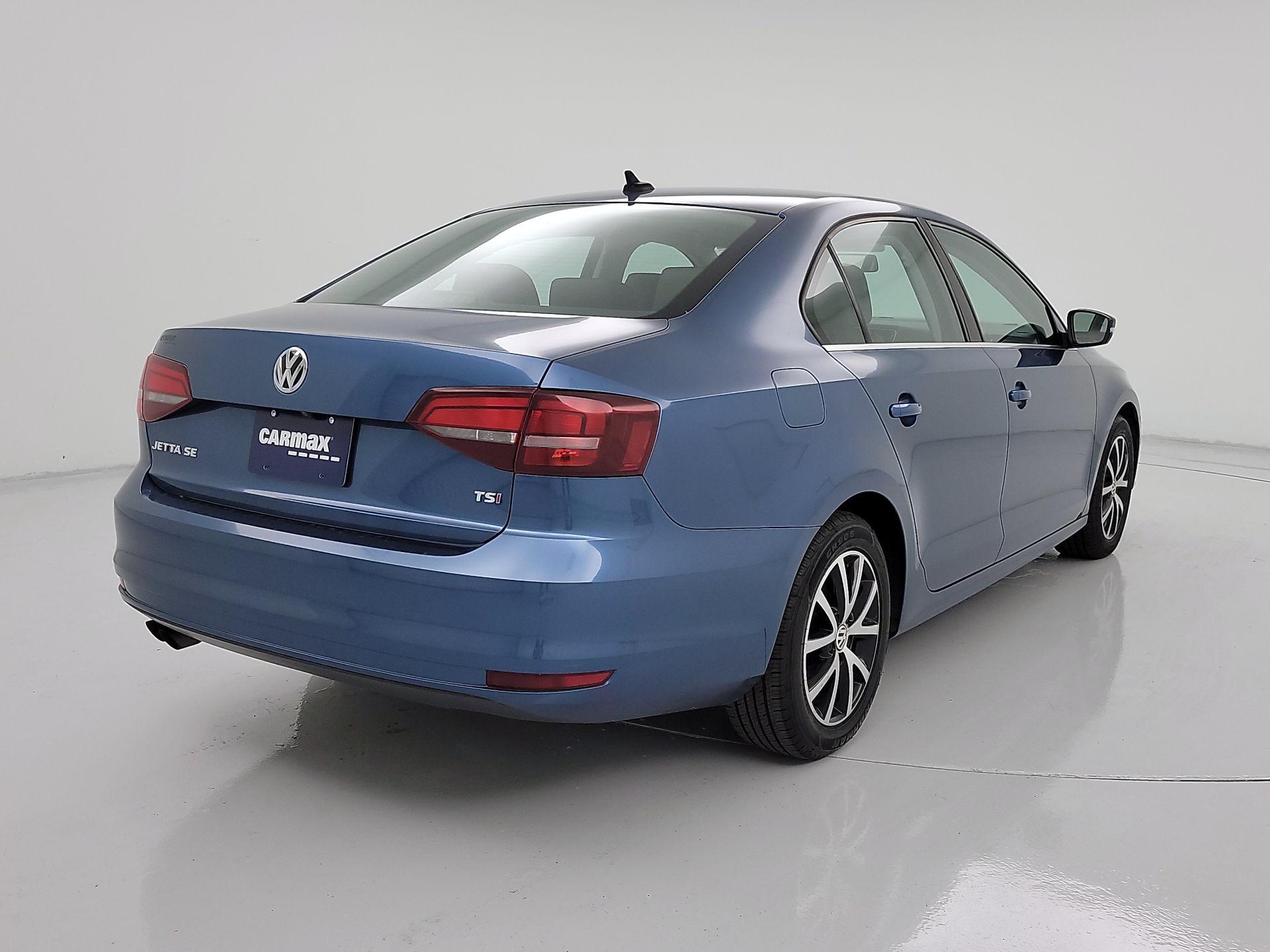Thumbnail: 2017 Volkswagen Jetta - 5