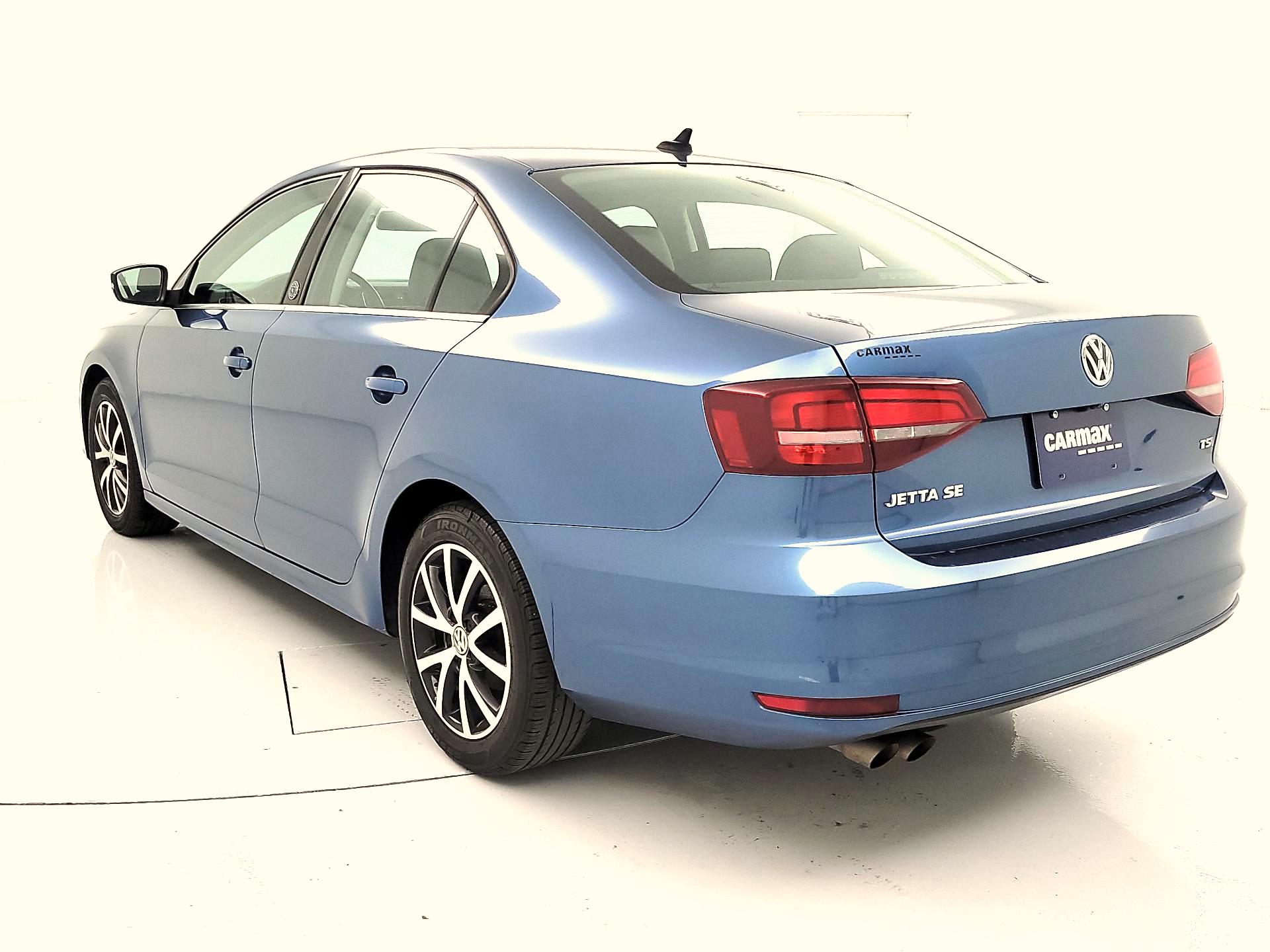Thumbnail: 2017 Volkswagen Jetta - 7