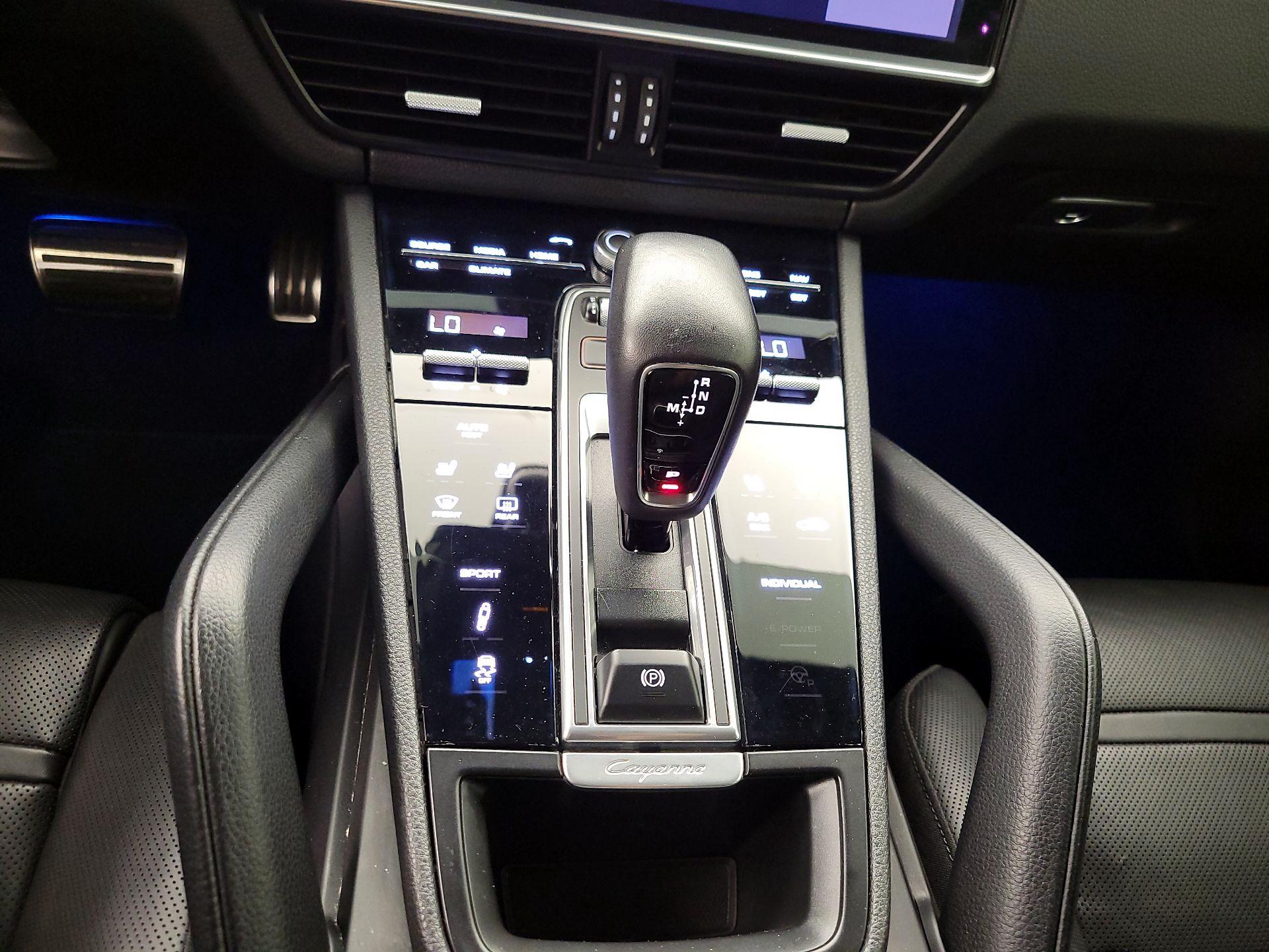 Thumbnail: 2019 Porsche Cayenne - 18