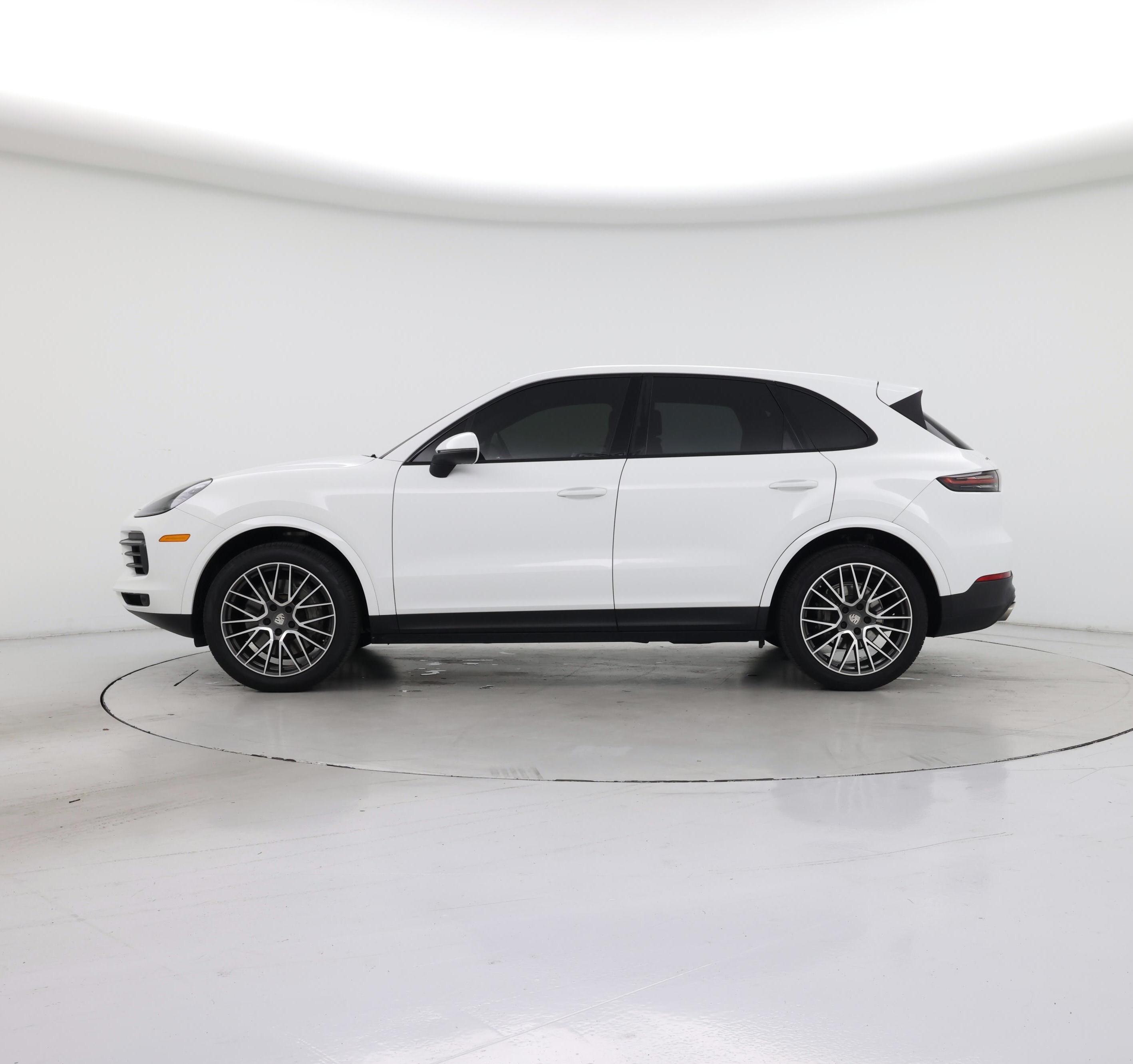 Thumbnail: 2019 Porsche Cayenne - 3