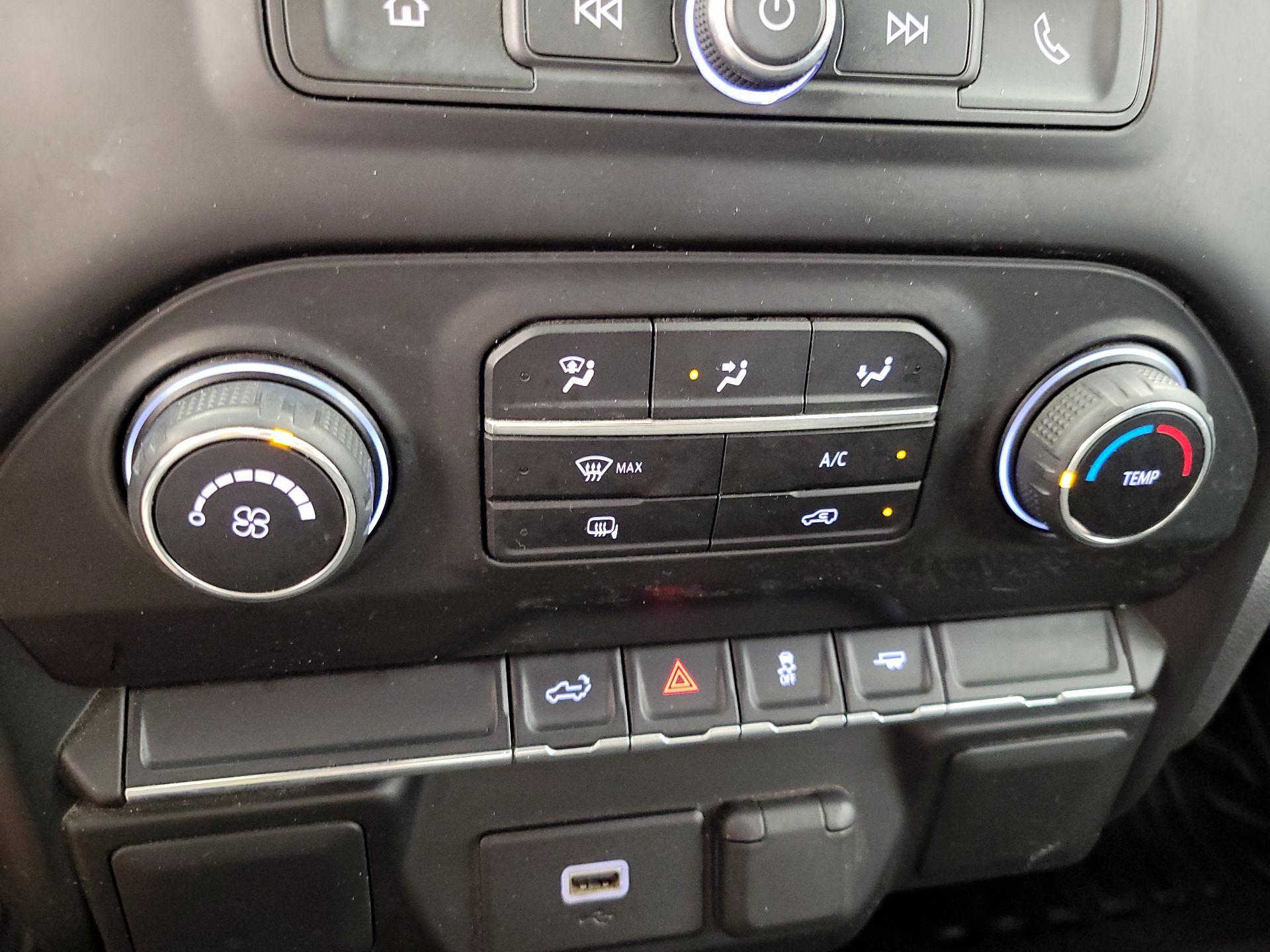 Thumbnail: 2020 Chevrolet Silverado 1500 - 16
