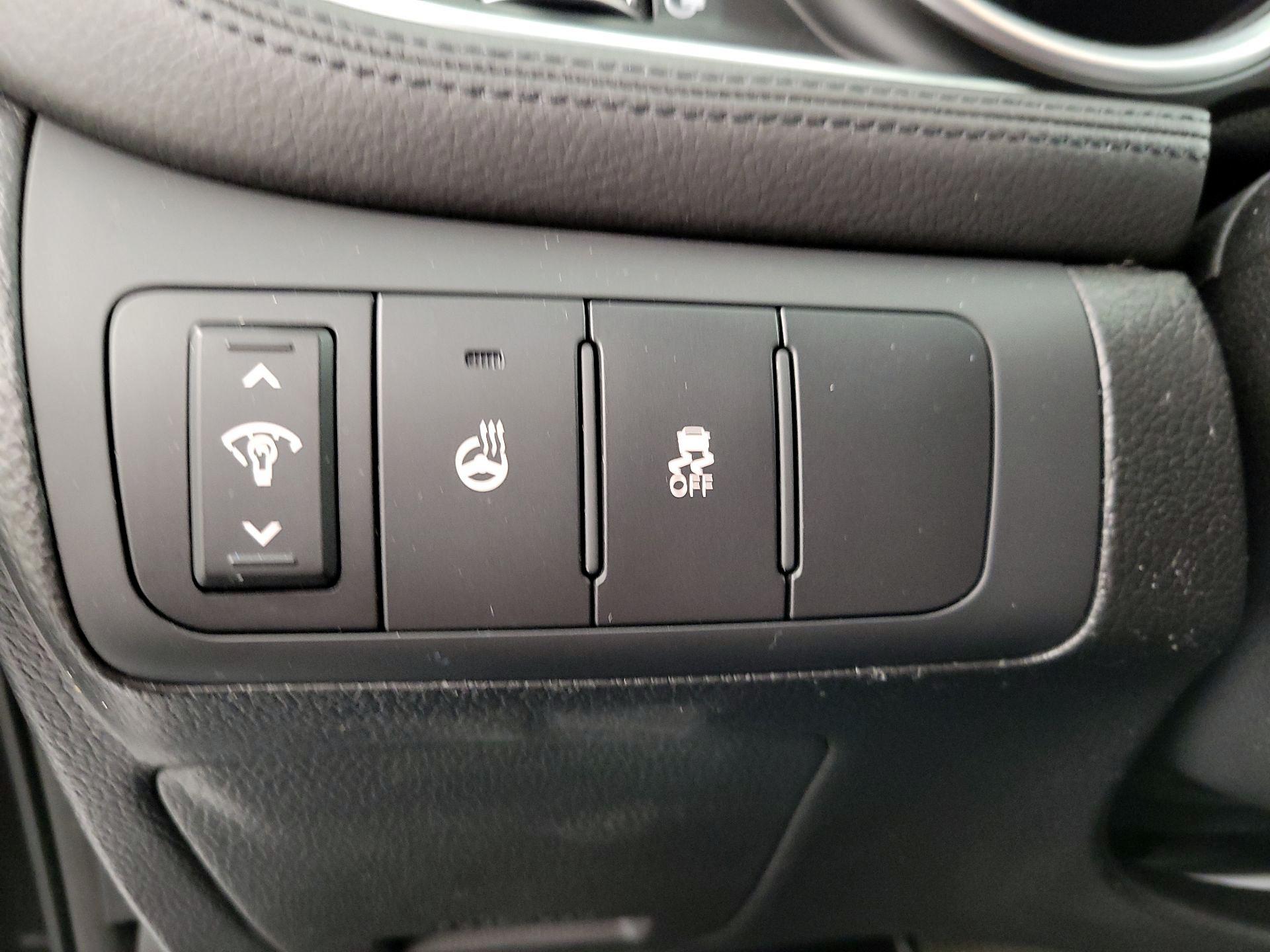 Thumbnail: 2015 Kia Optima - 11