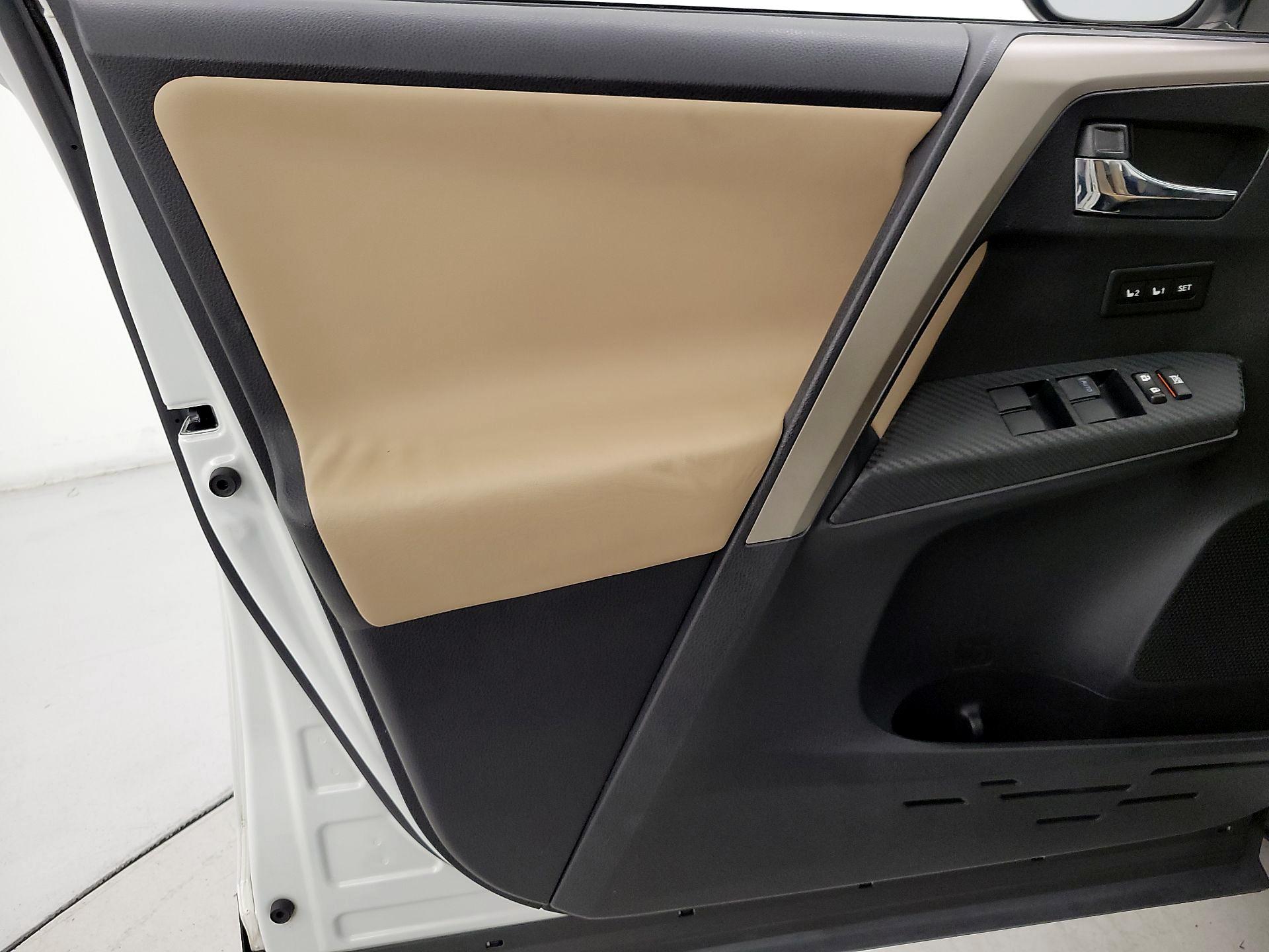 Thumbnail: 2014 Toyota RAV4 - 12