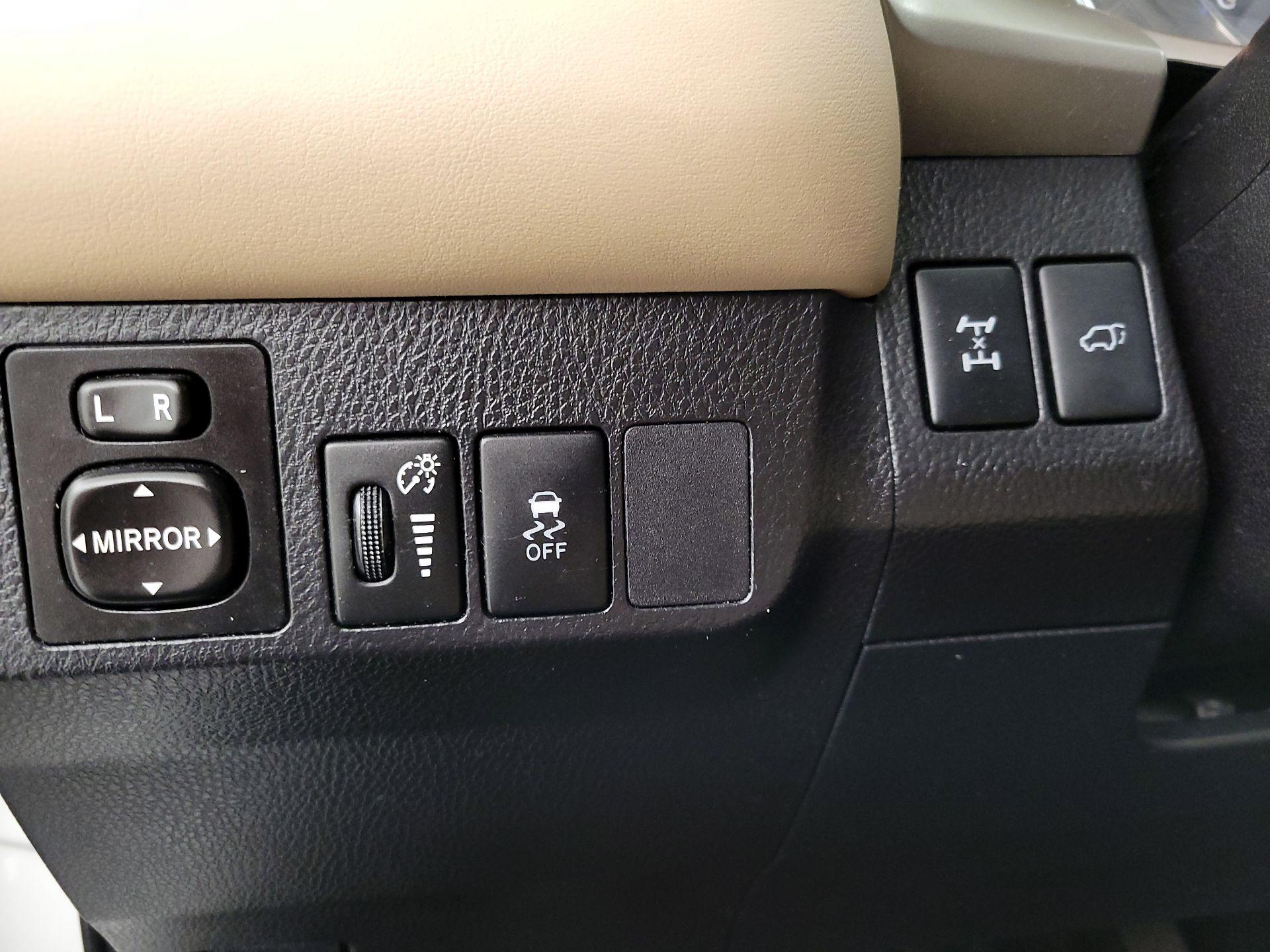 Thumbnail: 2014 Toyota RAV4 - 13