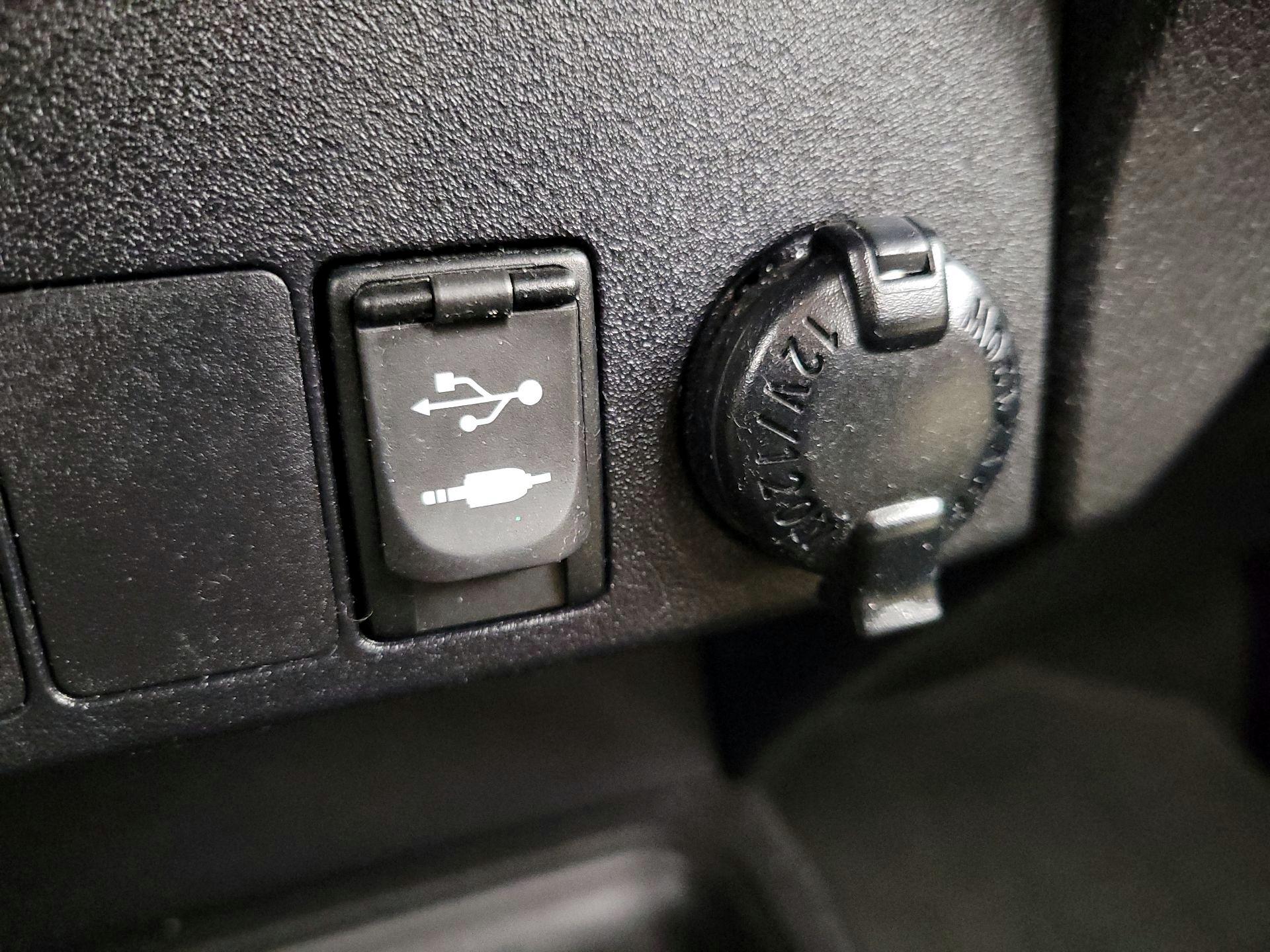 Thumbnail: 2014 Toyota RAV4 - 19