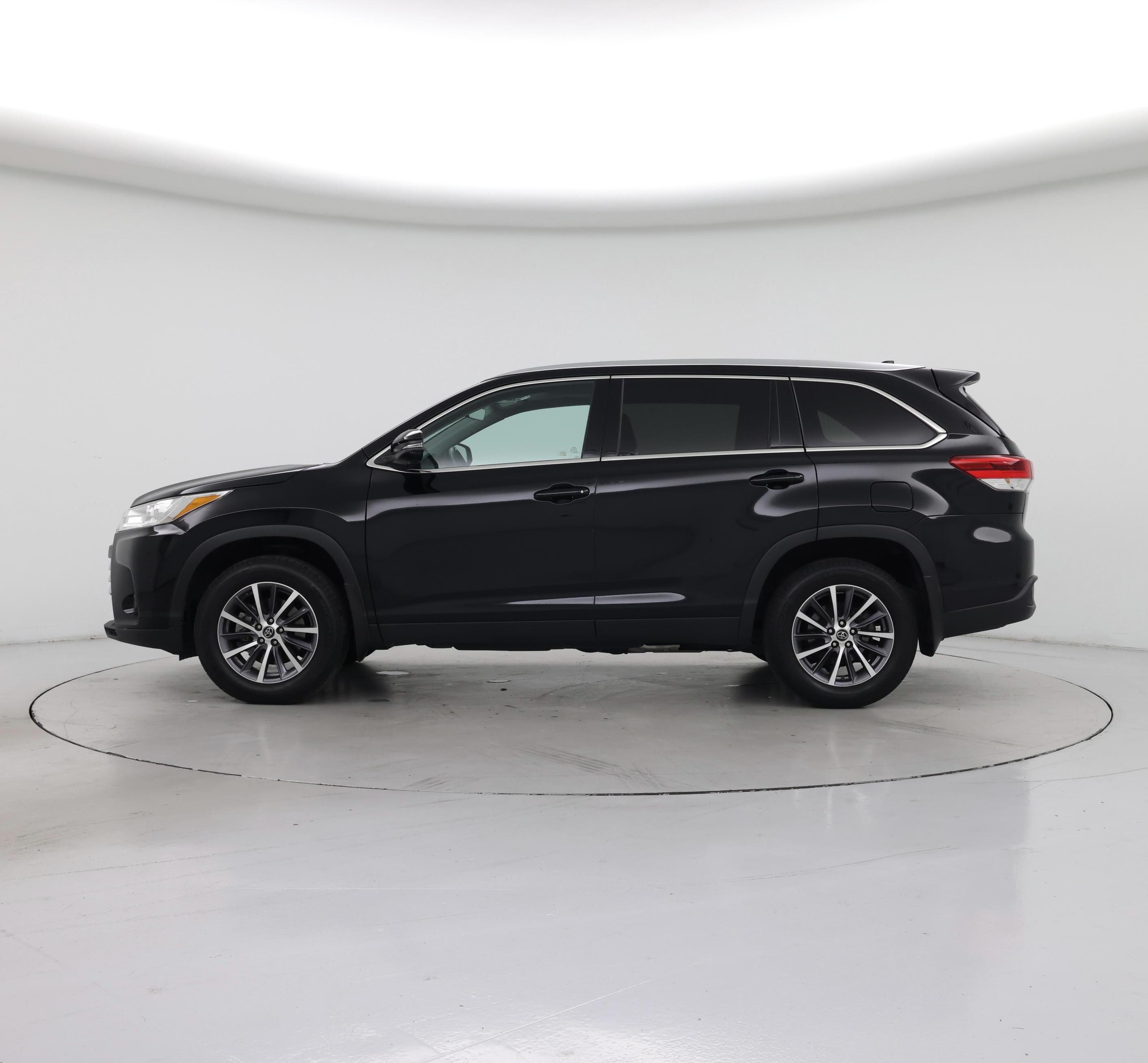 Thumbnail: 2019 Toyota Highlander - 3