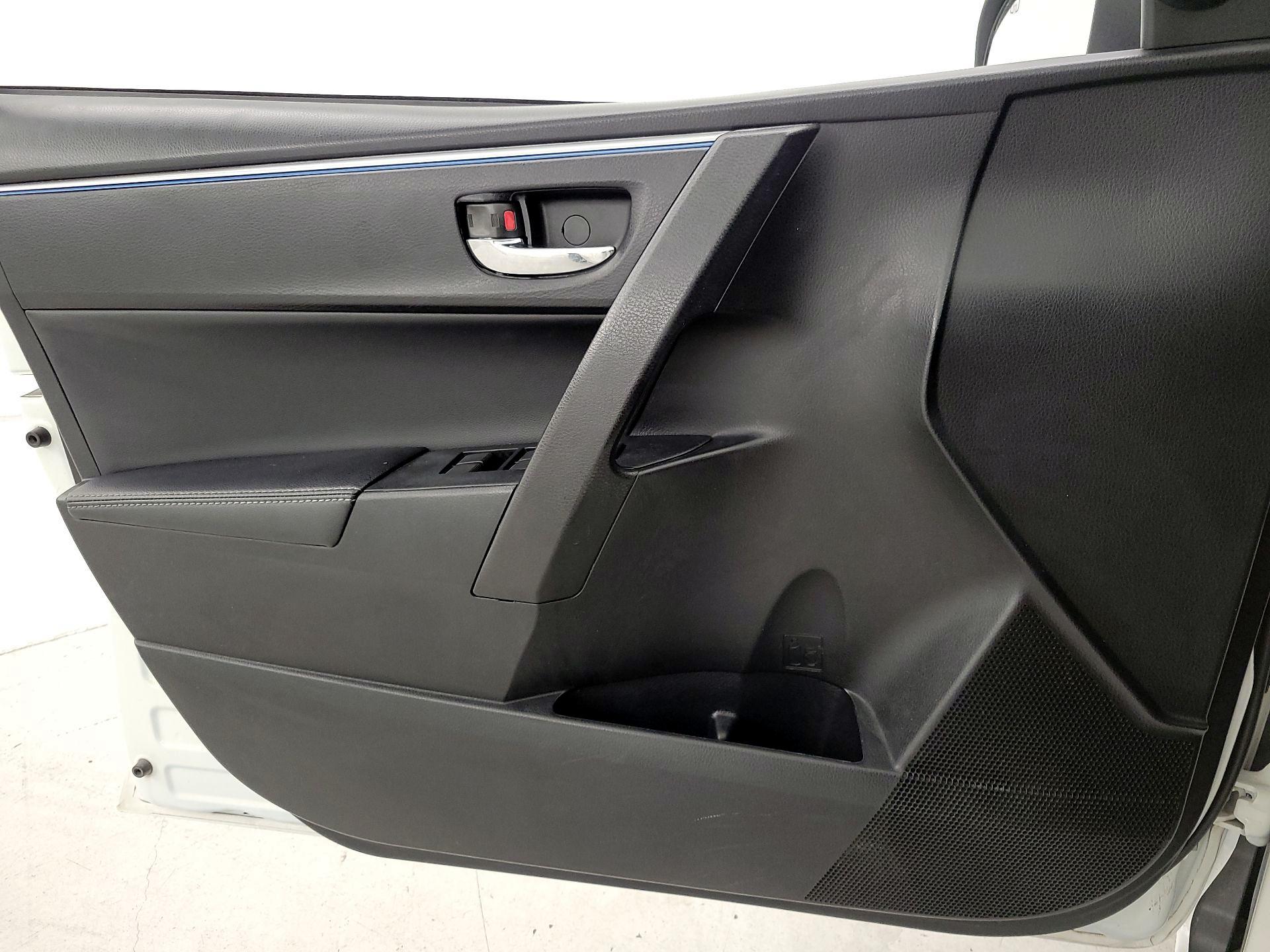 Thumbnail: 2015 Toyota Corolla - 12