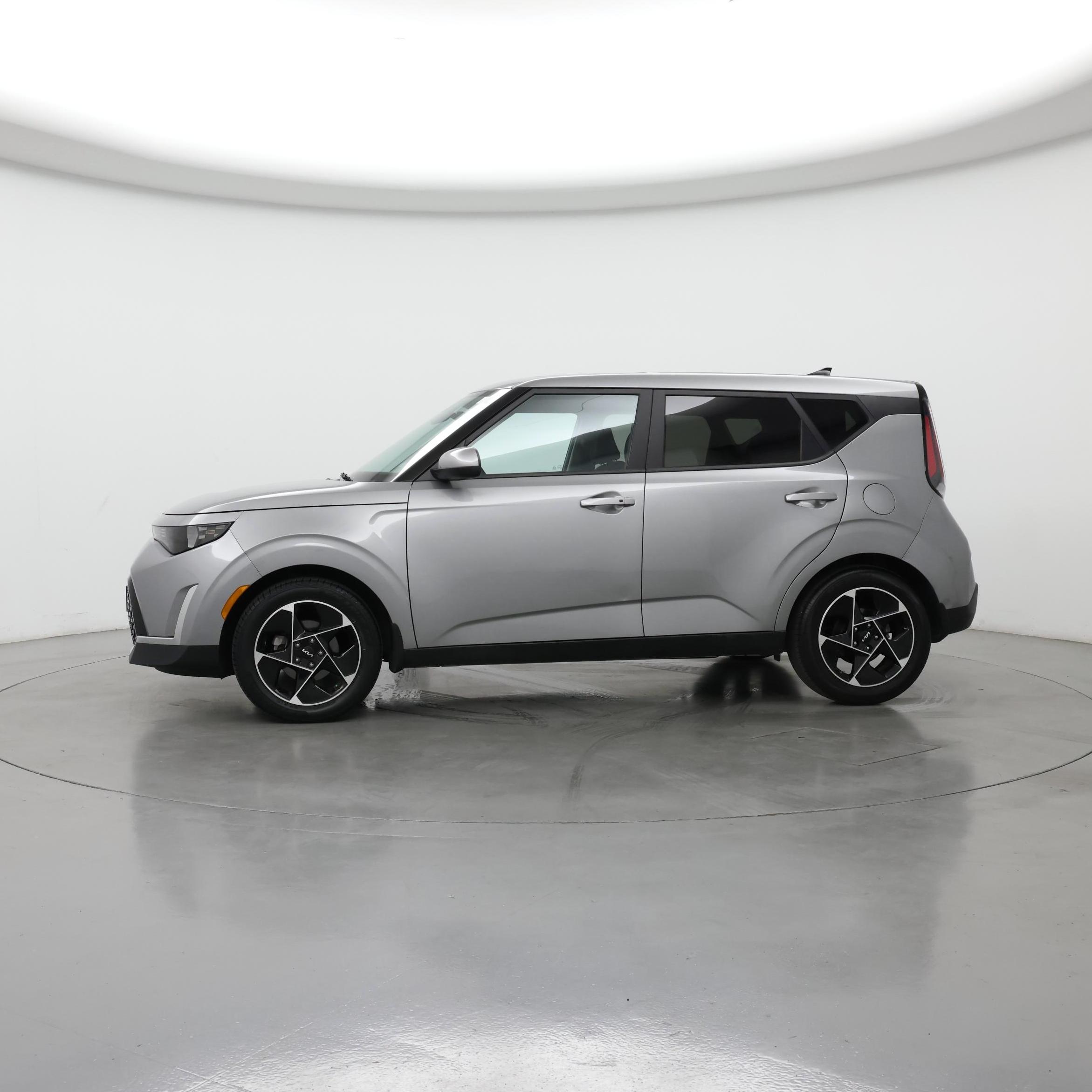 Thumbnail: 2023 Kia Soul - 3