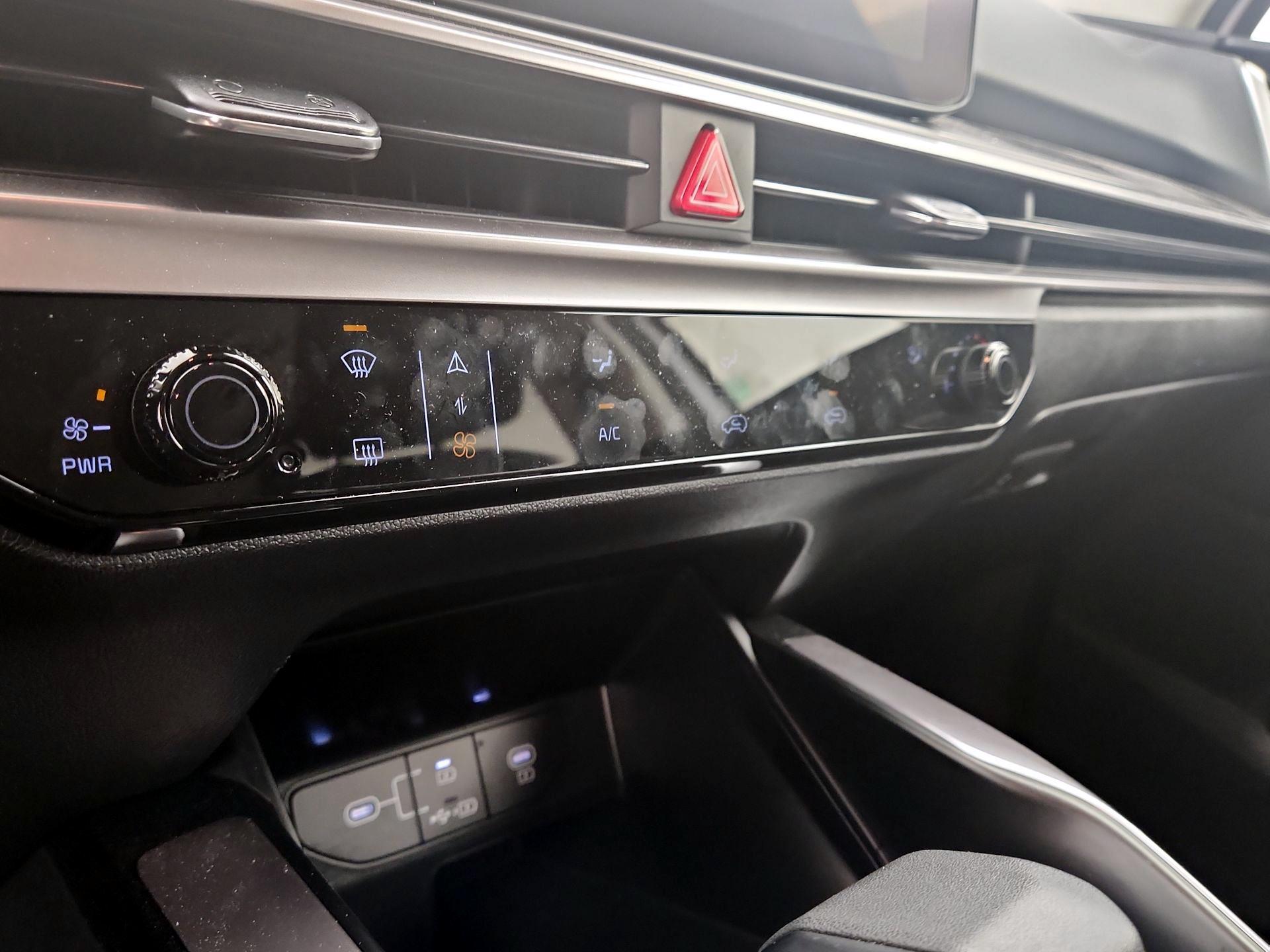 Thumbnail: 2025 Kia Sorento - 16