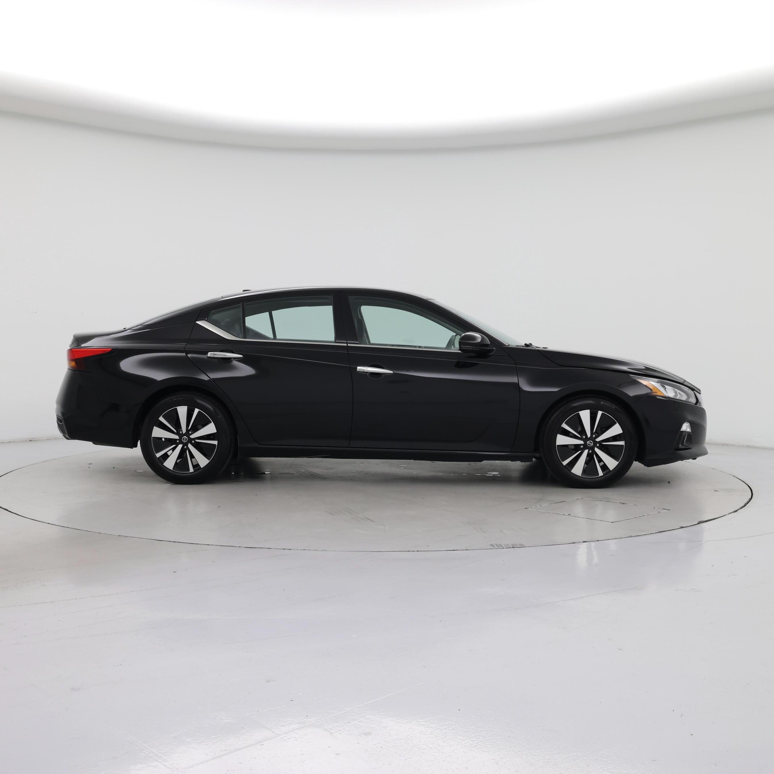 Thumbnail: 2020 Nissan Altima - 7