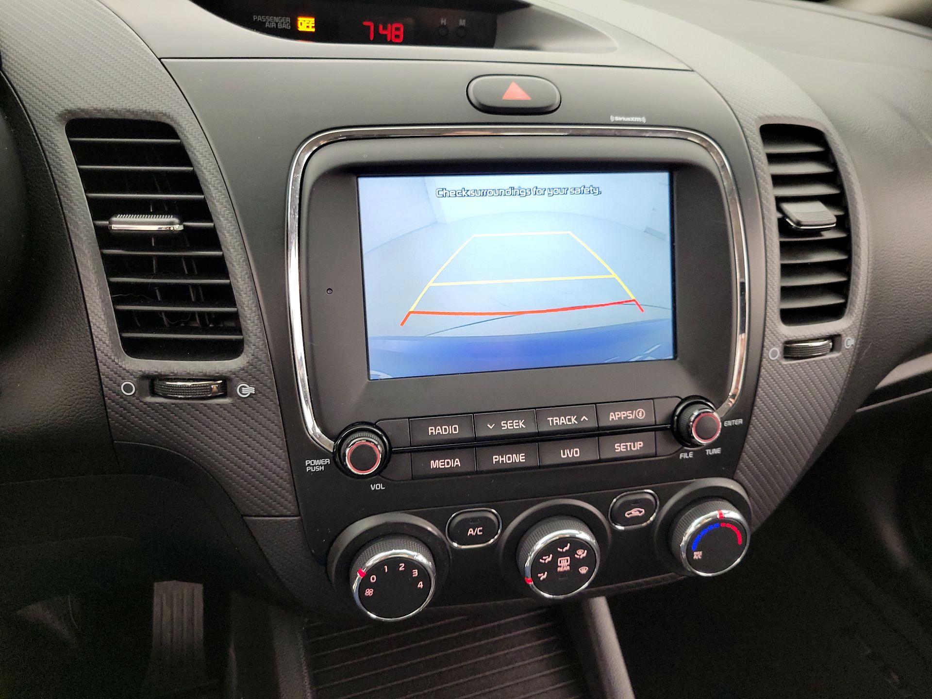 Thumbnail: 2018 Kia Forte - 14