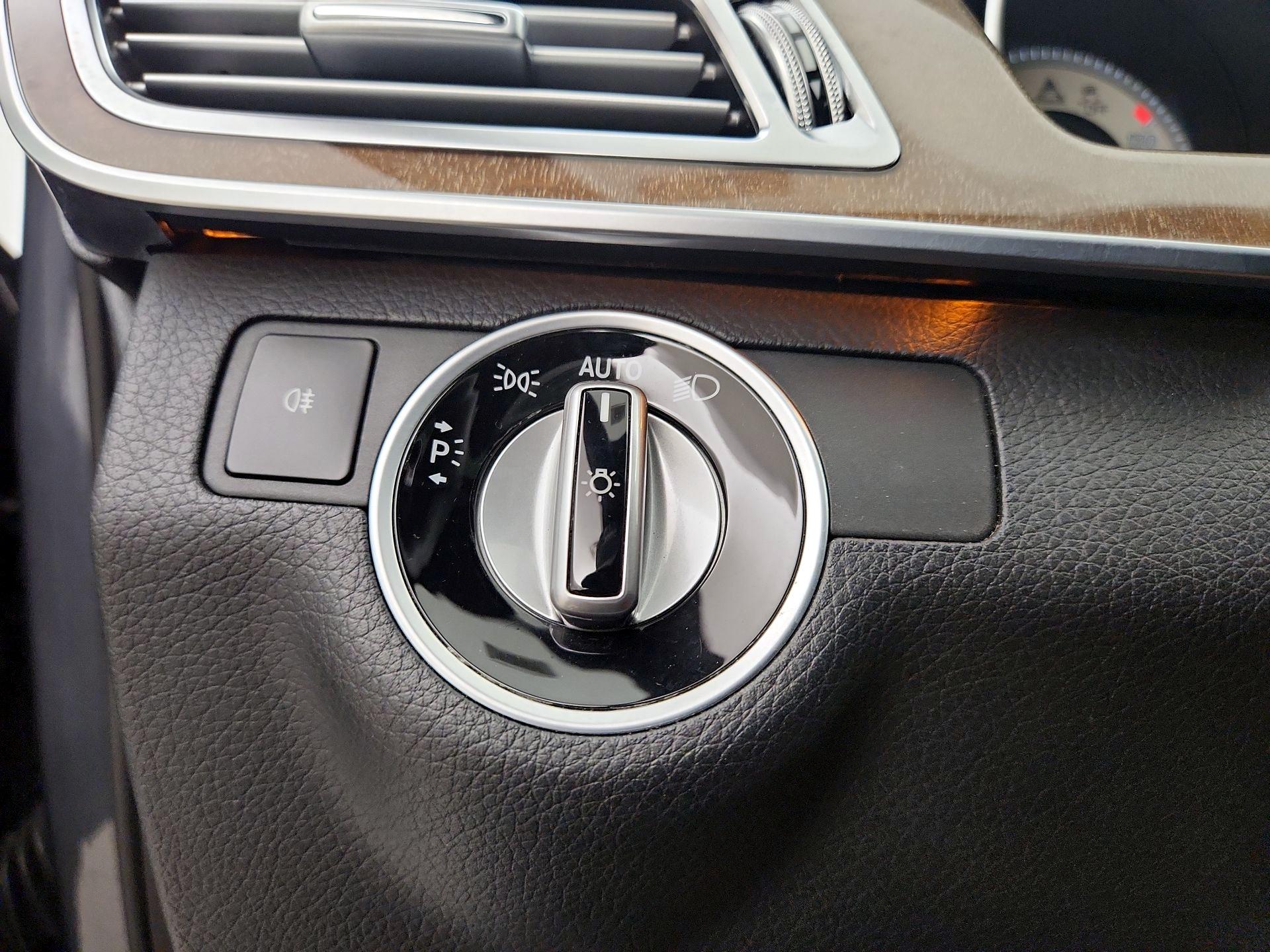 Thumbnail: 2014 Mercedes-Benz E-Class - 13