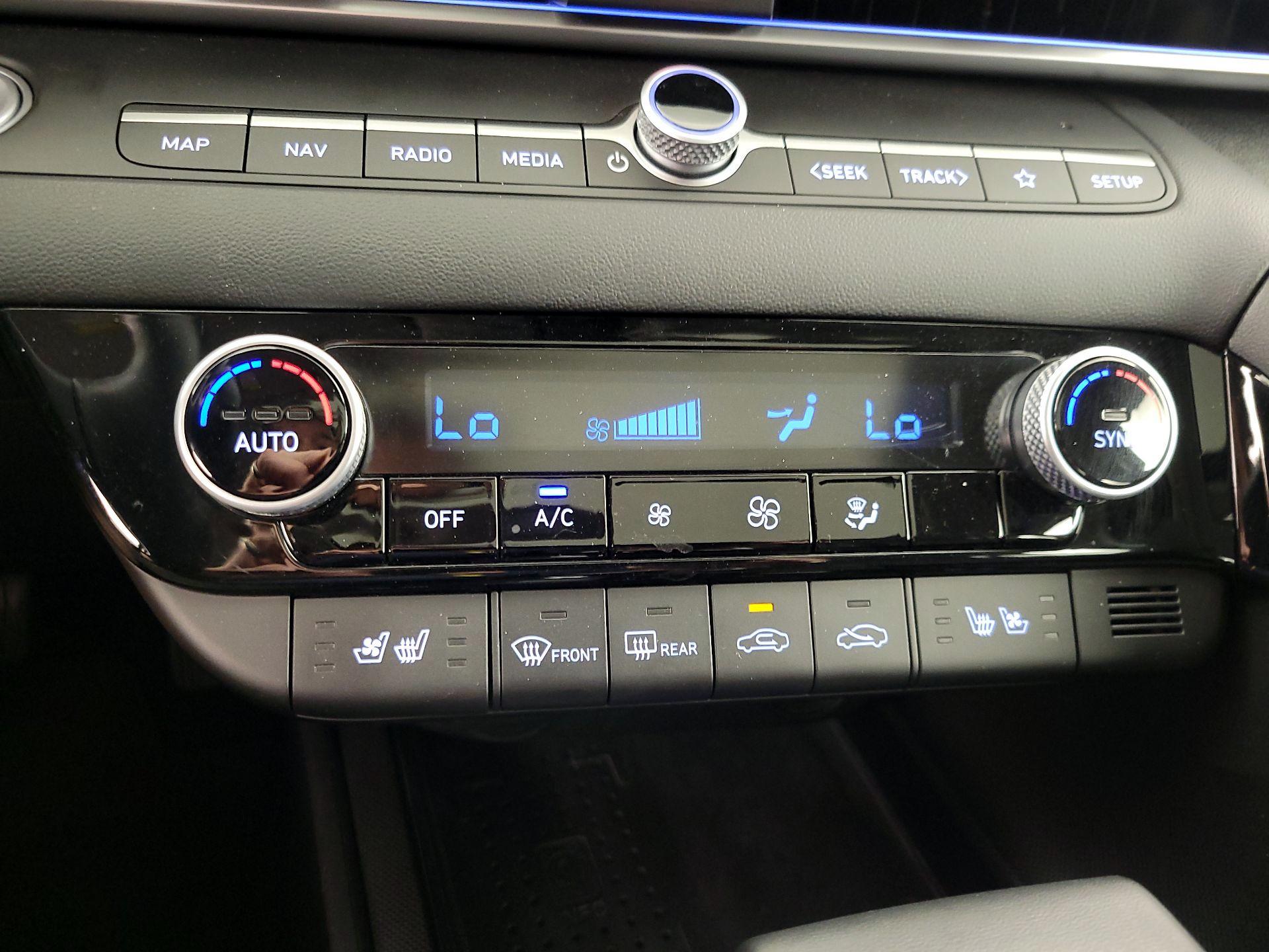 Thumbnail: 2023 Hyundai Elantra - 17