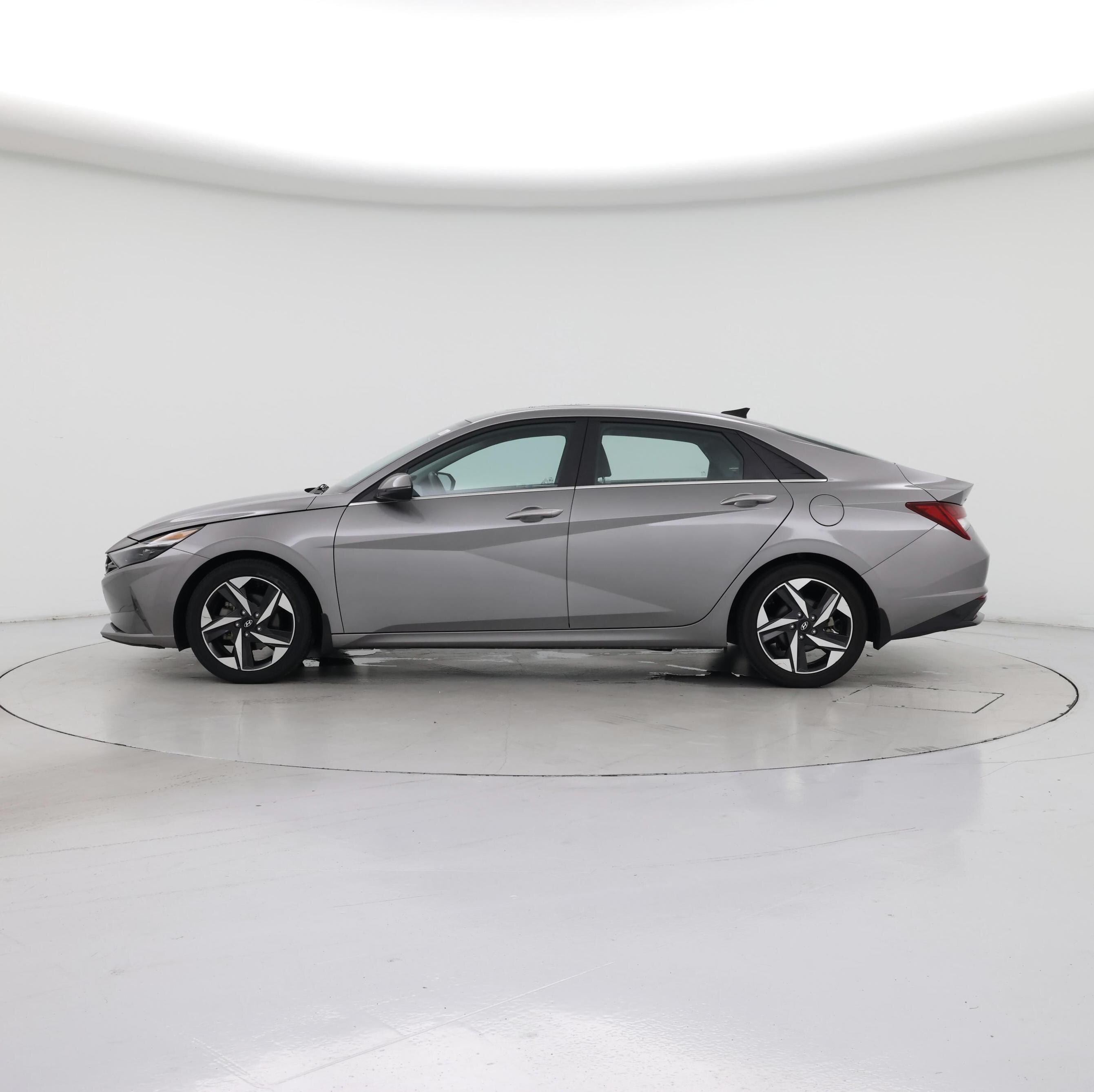 Thumbnail: 2023 Hyundai Elantra - 3