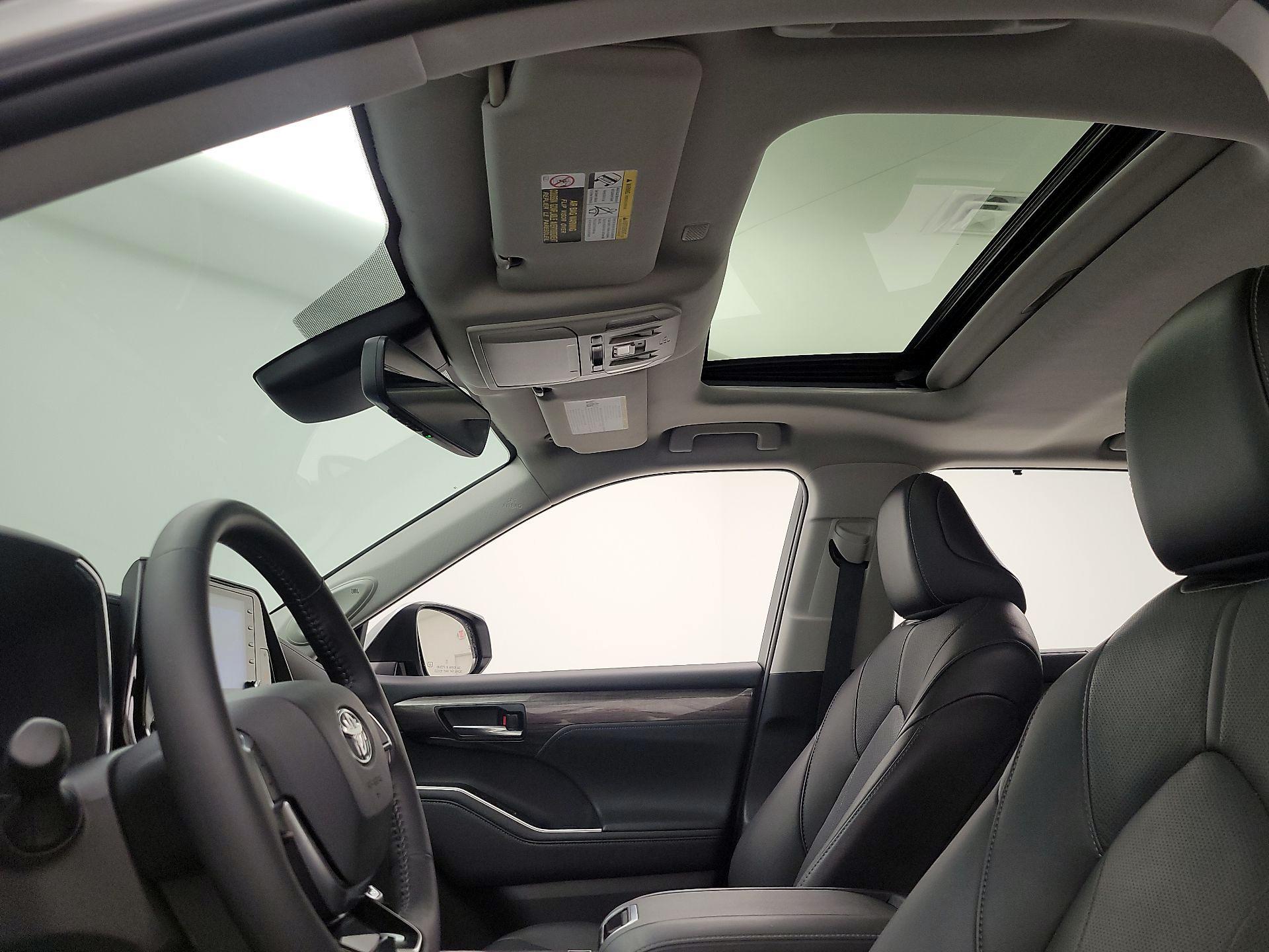 Thumbnail: 2021 Toyota Highlander - 20