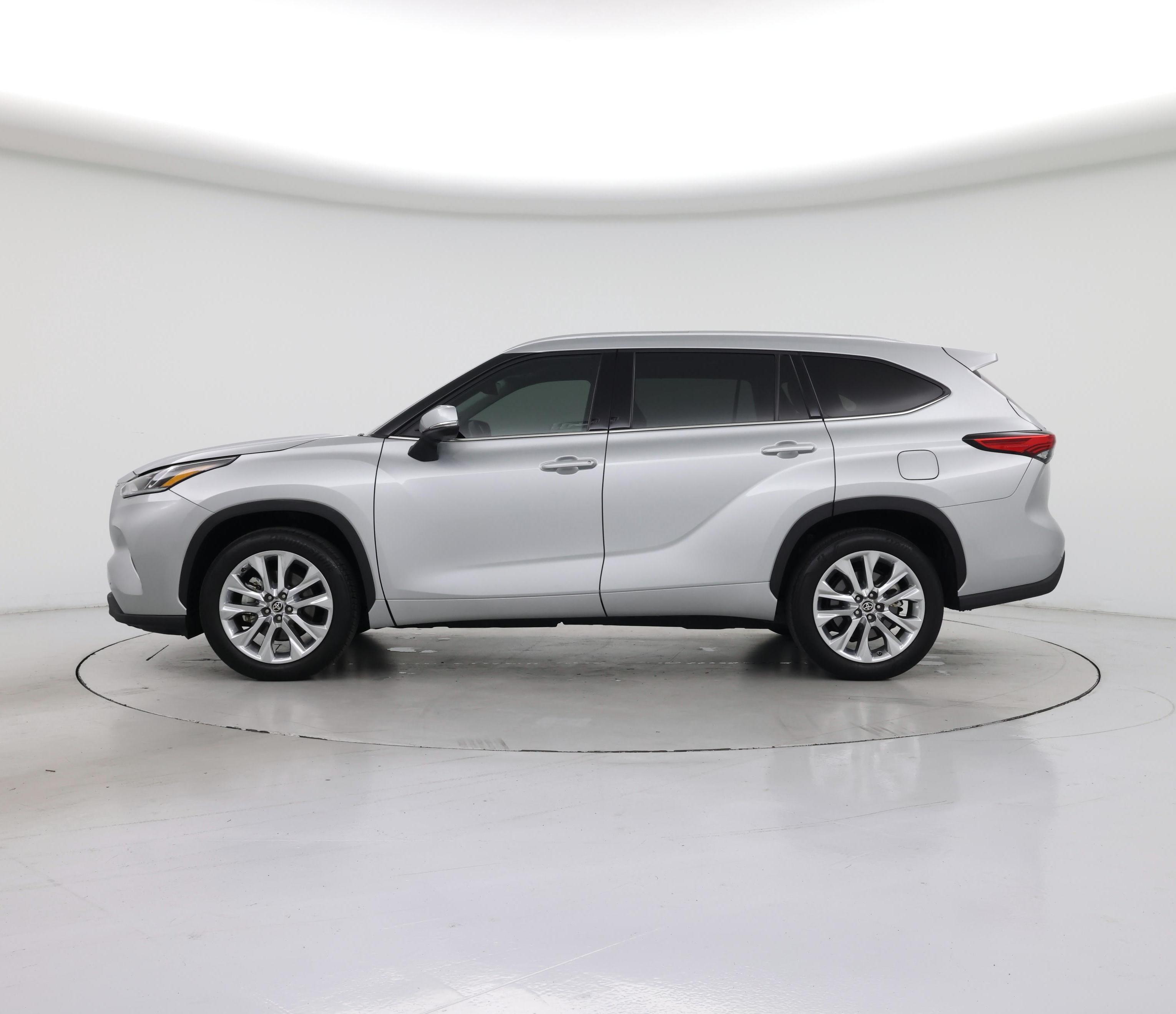 Thumbnail: 2021 Toyota Highlander - 3